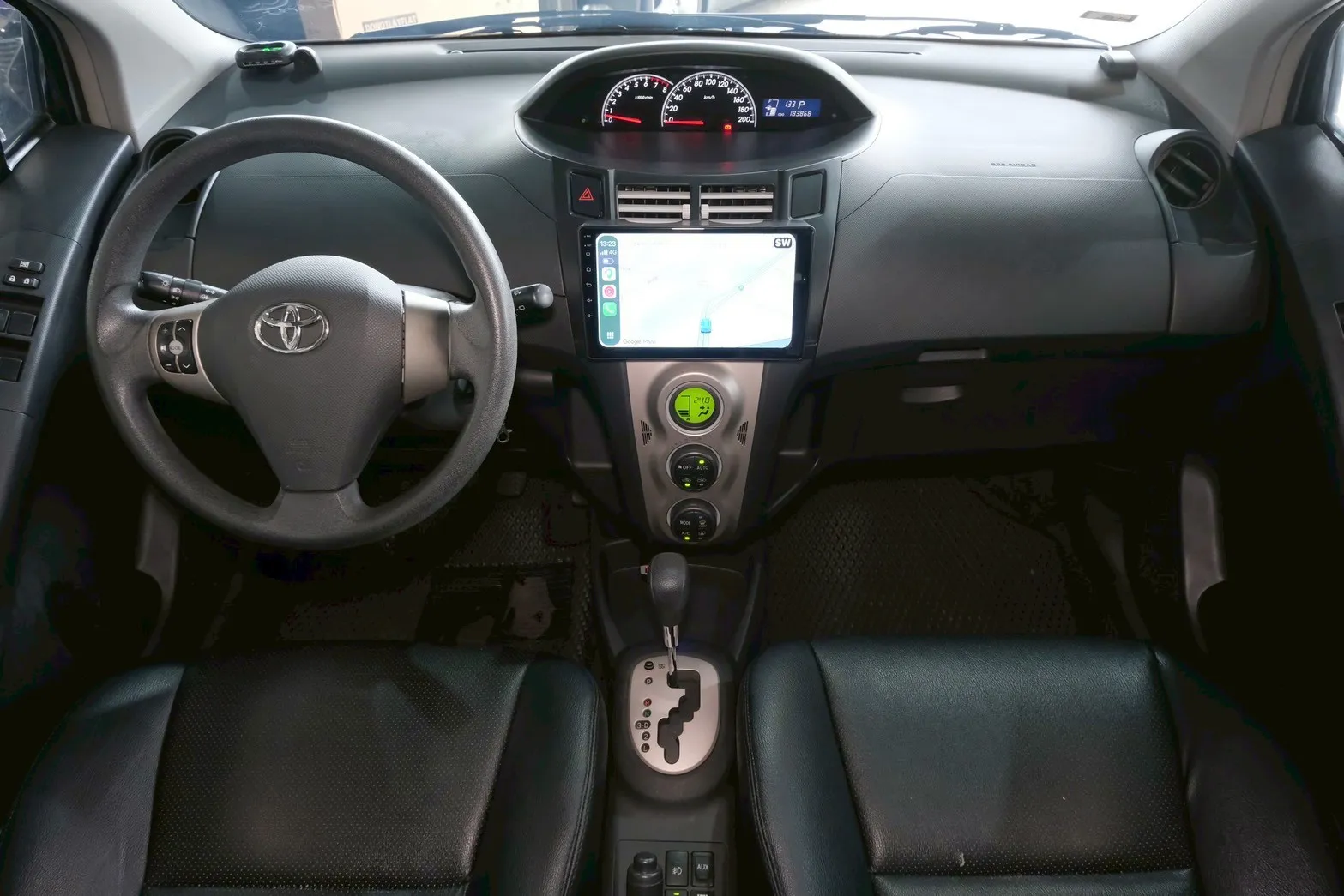 ⚪ 2010 Toyota Yaris 1.5G 灰色