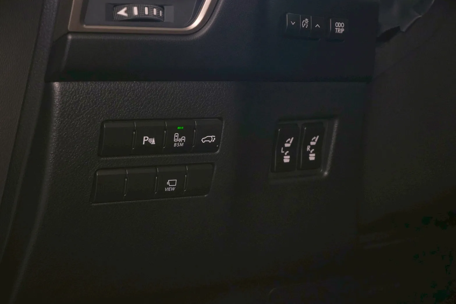 ⚪ 2017 Lexus NX 200t 旗艦版 鈦色