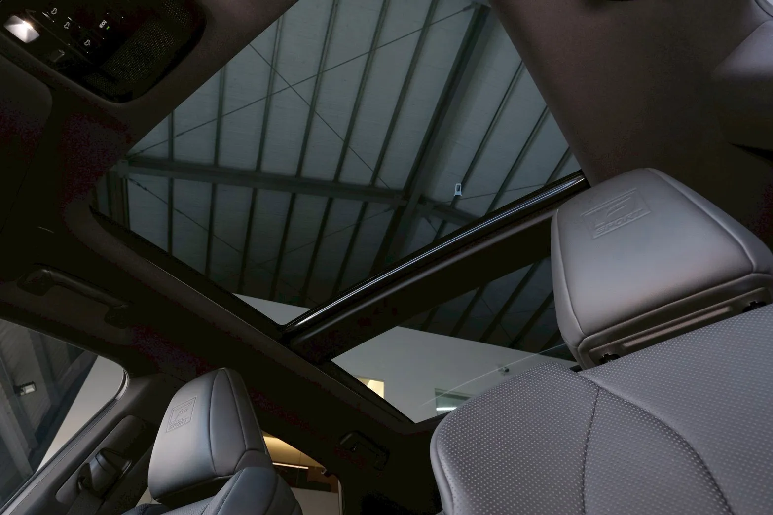 ⚪ 2025 Lexus RX 350 F Sport版 白色