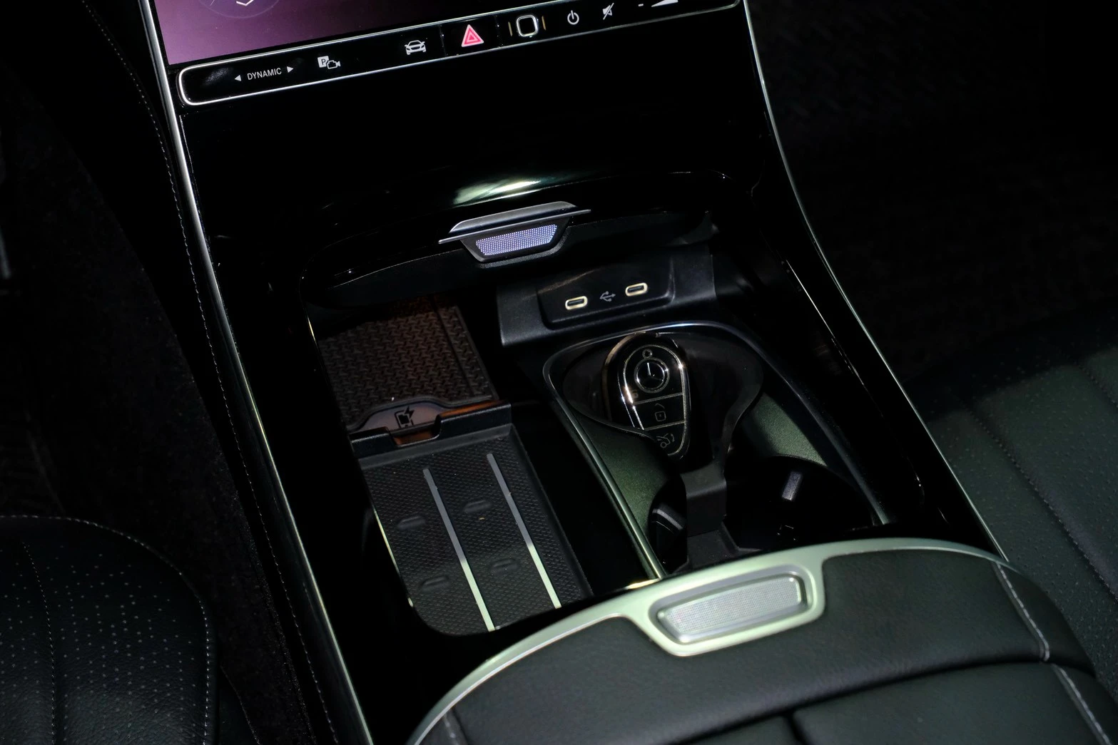 ⚪ 2023 M-Benz S-Class S350d 黑色