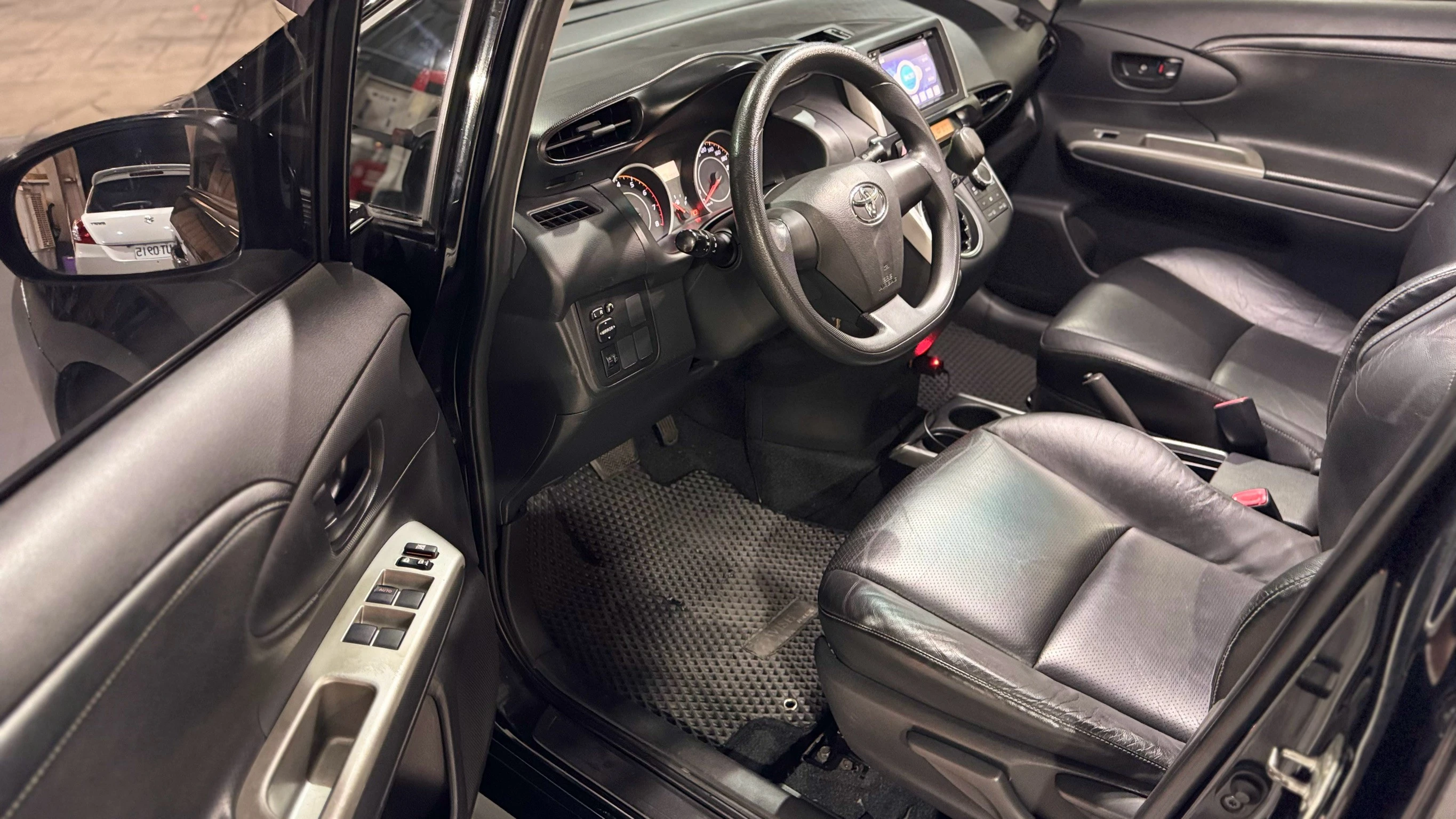 ⚪ 2010 Toyota Wish 2.0 J 黑色
