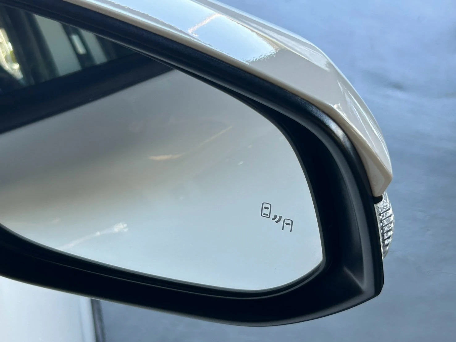 ⚪ 2021 Toyota Corolla Cross 1.8 Hybrid 旗艦 白色
