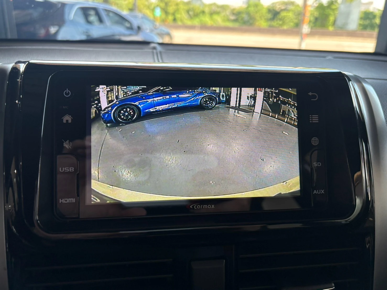 ⚪ 2015 Toyota Yaris 1.5 豪華 白色