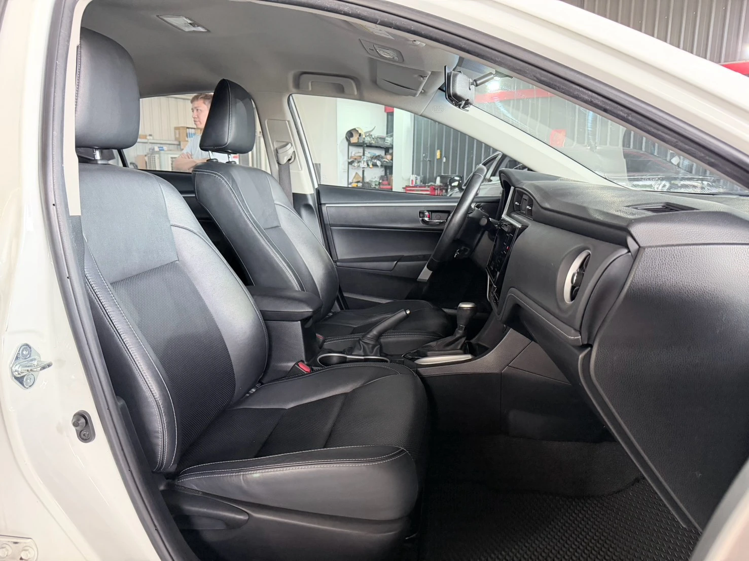 ⚪ 2017 Toyota Corolla Altis 1.8 豪華版 白色