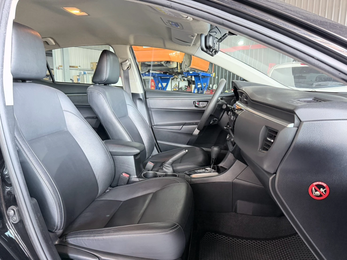⚪ 2014 Toyota Corolla Altis 1.8 經典版 黑色