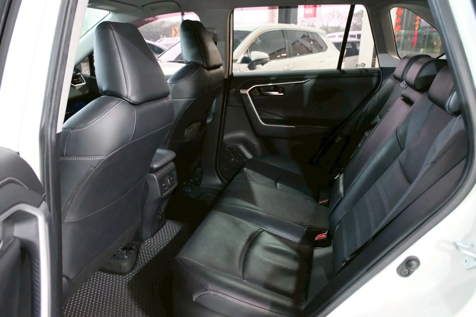 ⚪ 2021 Toyota RAV4 2.5 HV 旗艦 4WD 白色