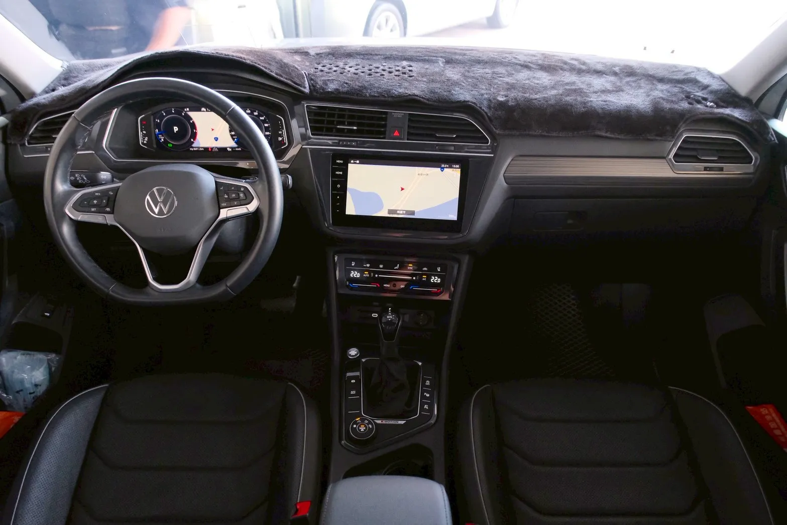 ⚪ 2024 Volkswagen Tiguan 330 TSI 白色