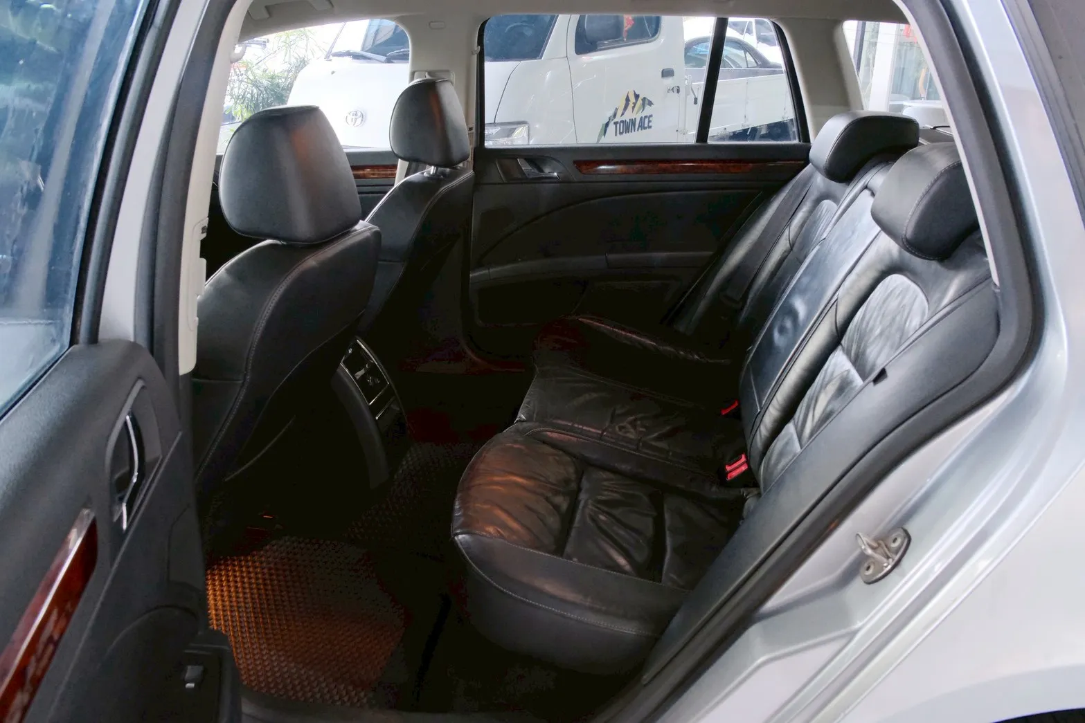 ⚪ 2010 Skoda Superb 2.0 TDI 銀色