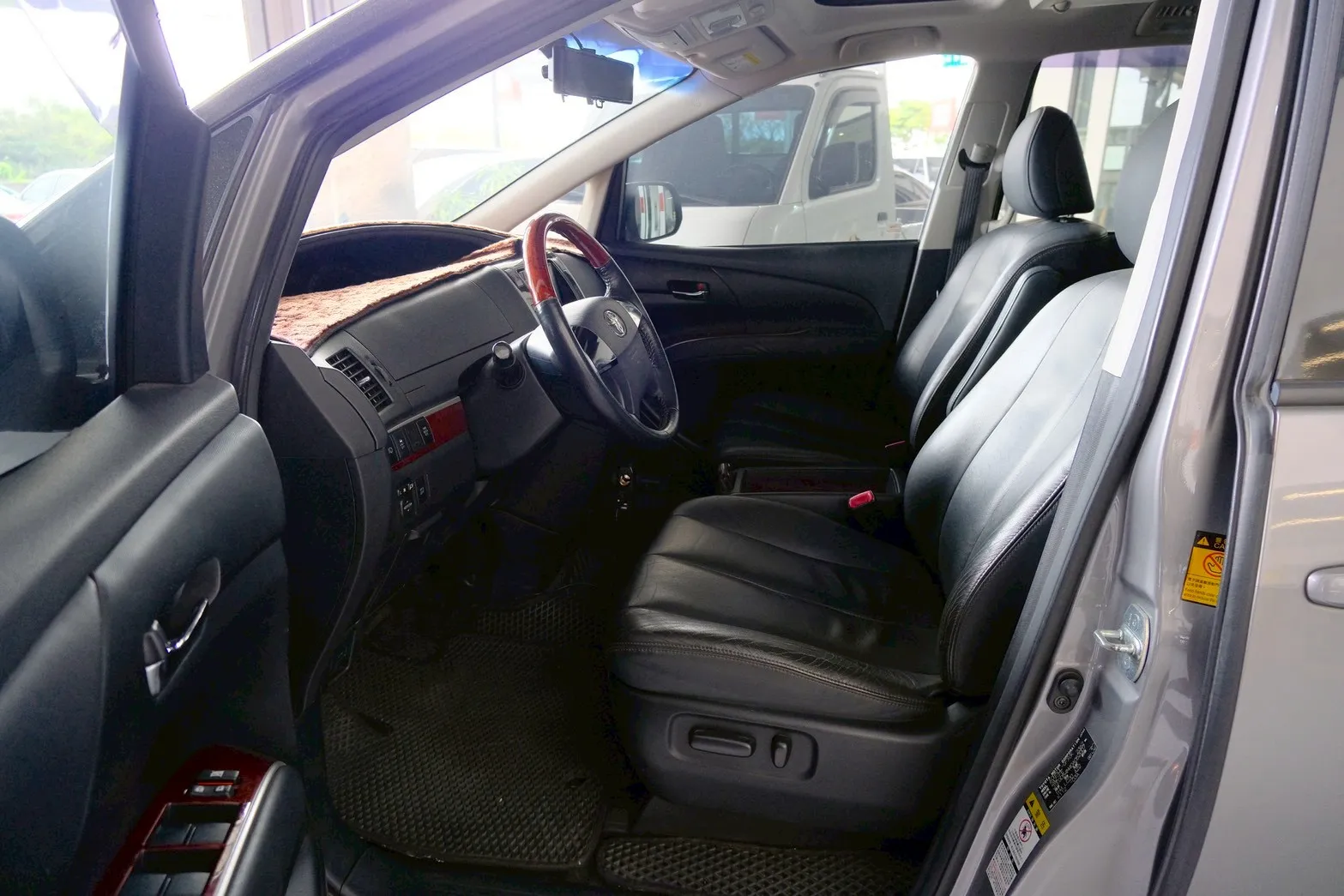 ⚪ 2015 Toyota Previa 2.4 豪華版 灰色