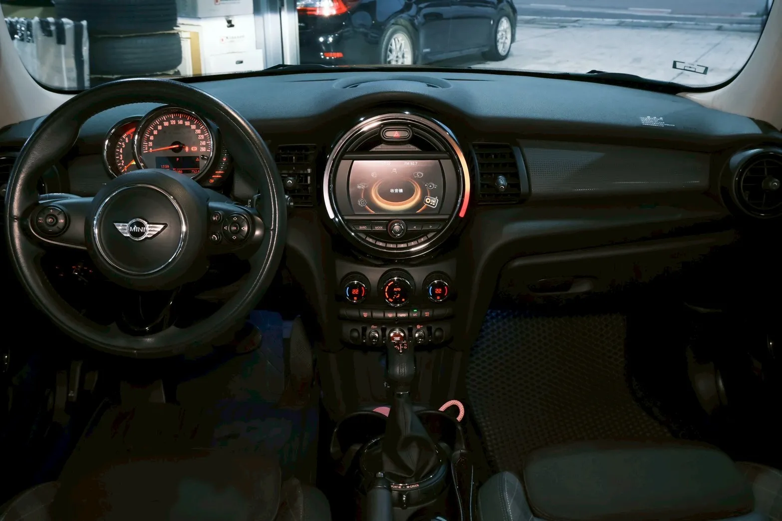 ⚪ 2017 Mini Hatch Cooper 1.5 黑頂橘