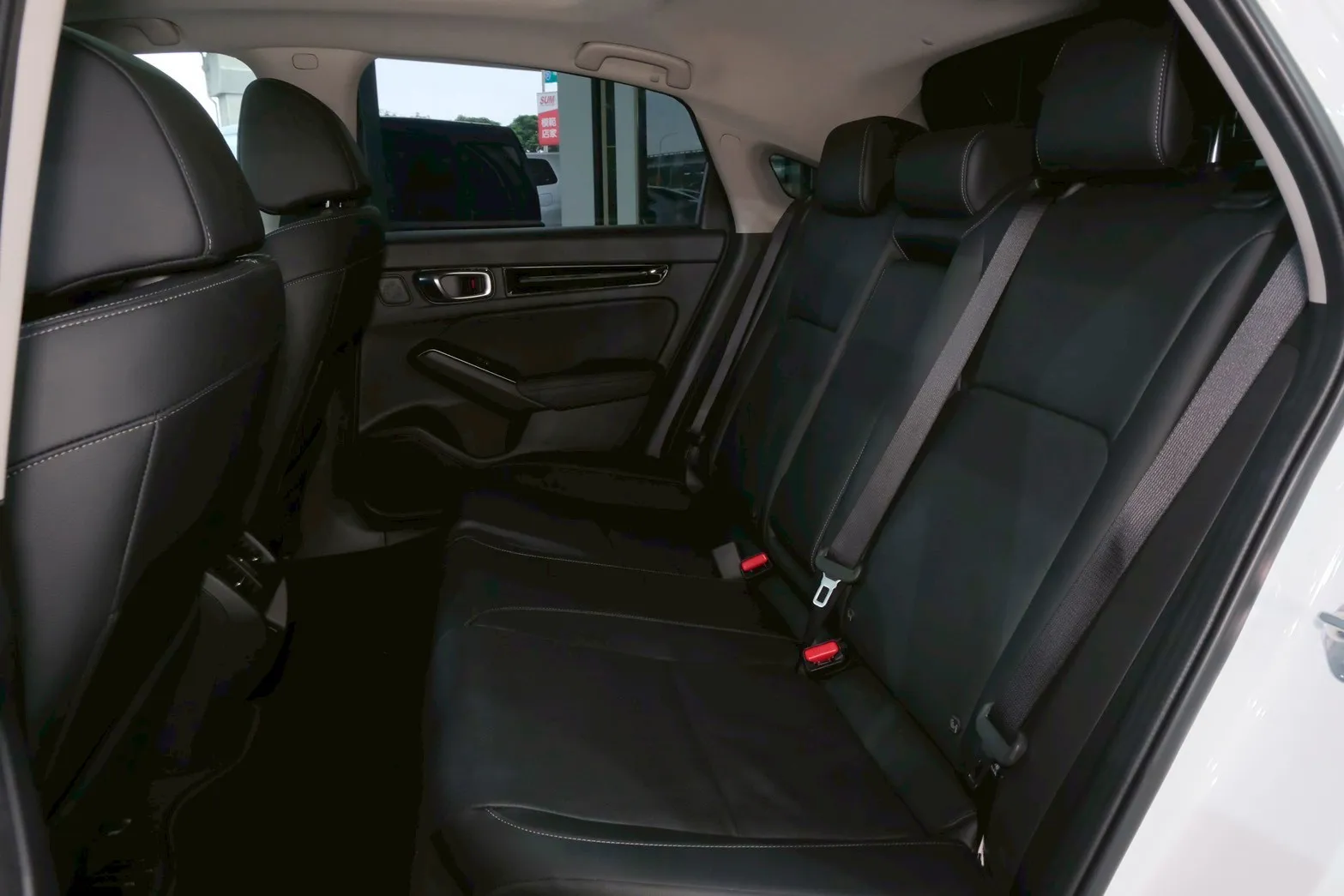 ⚪ 2023 Honda Civic e:HEV 白色