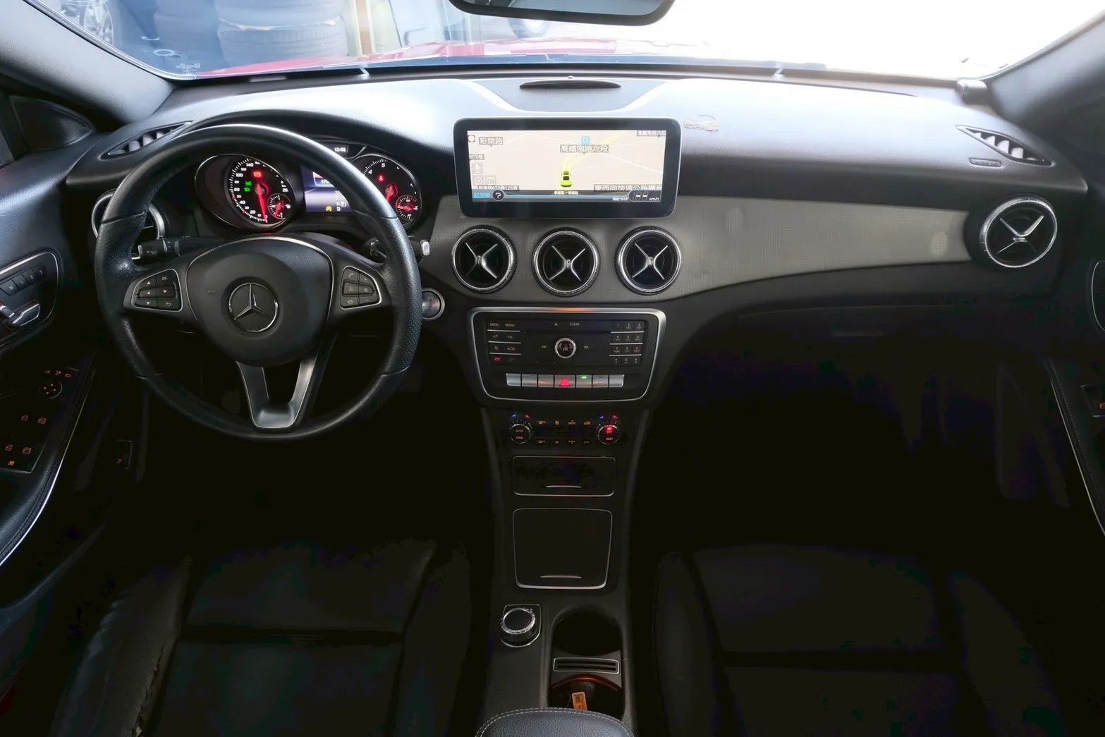 ⚪ 2018 M-Benz CLA-Class CLA200 紅色