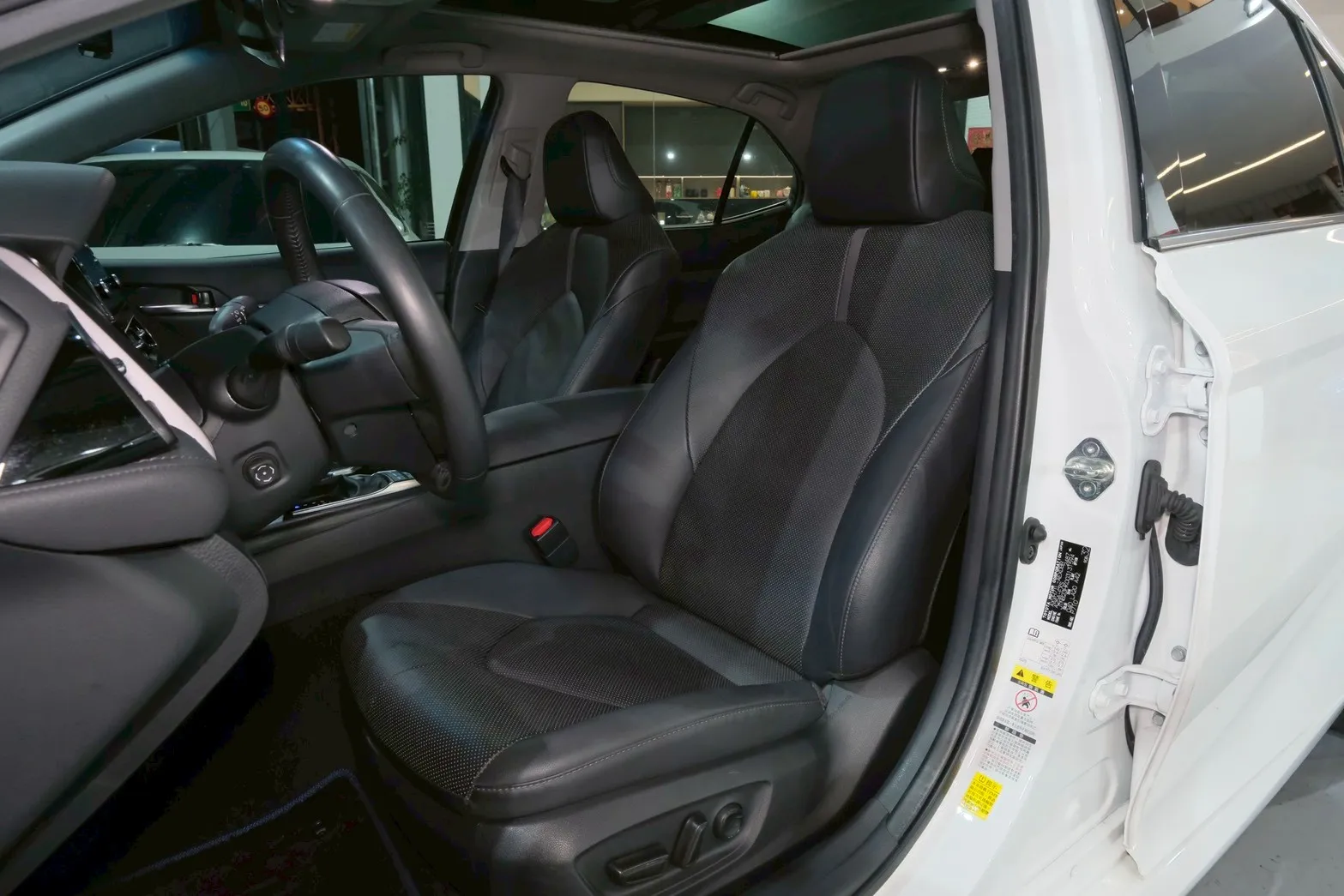 ⚪ 2022 Toyota Camry HV 2.5 旗艦 白色