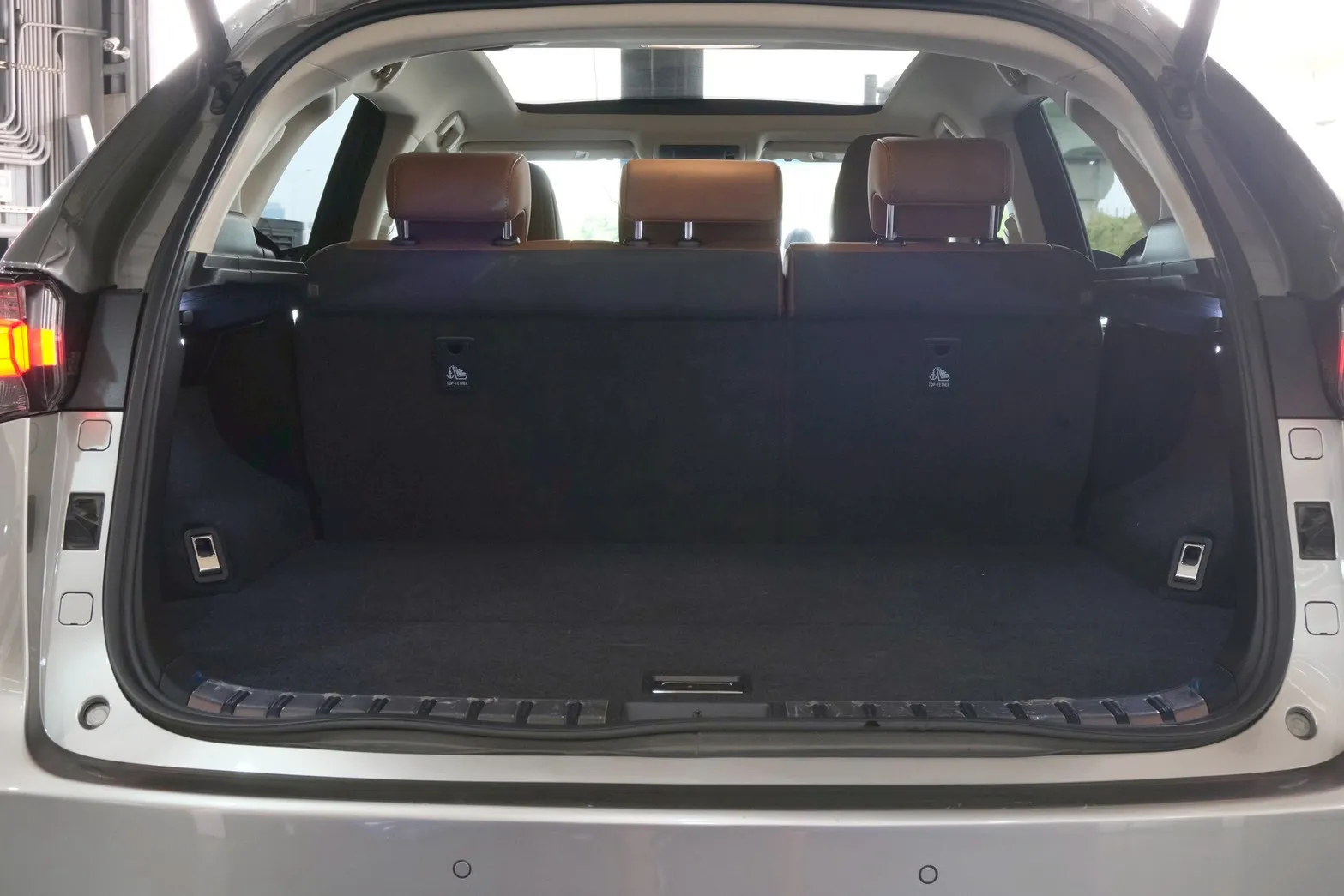 ⚪ 2017 Lexus NX 200t 旗艦版 鈦色