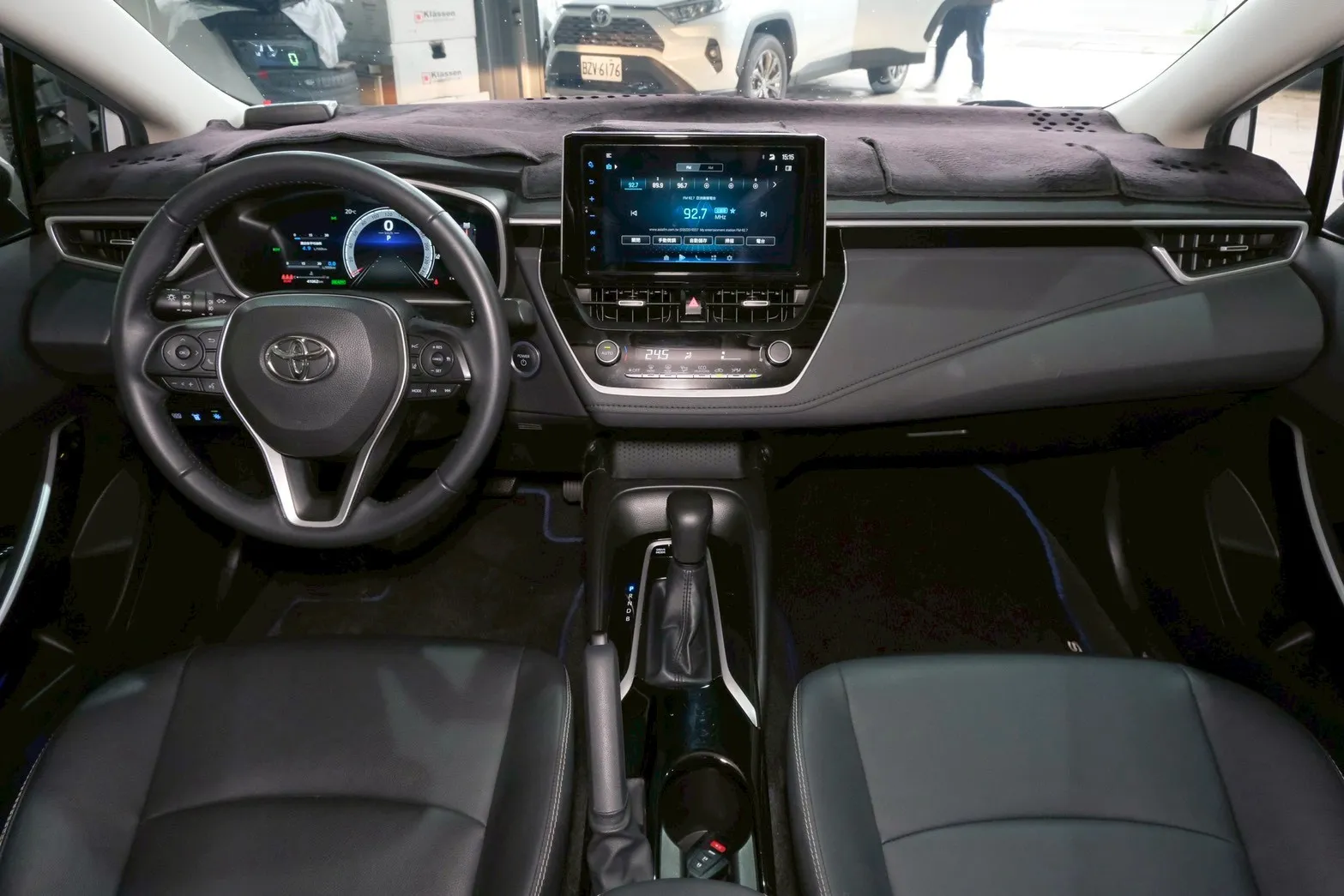 ⚪ 2023 Toyota Corolla Altis 1.8 HV尊爵 白色