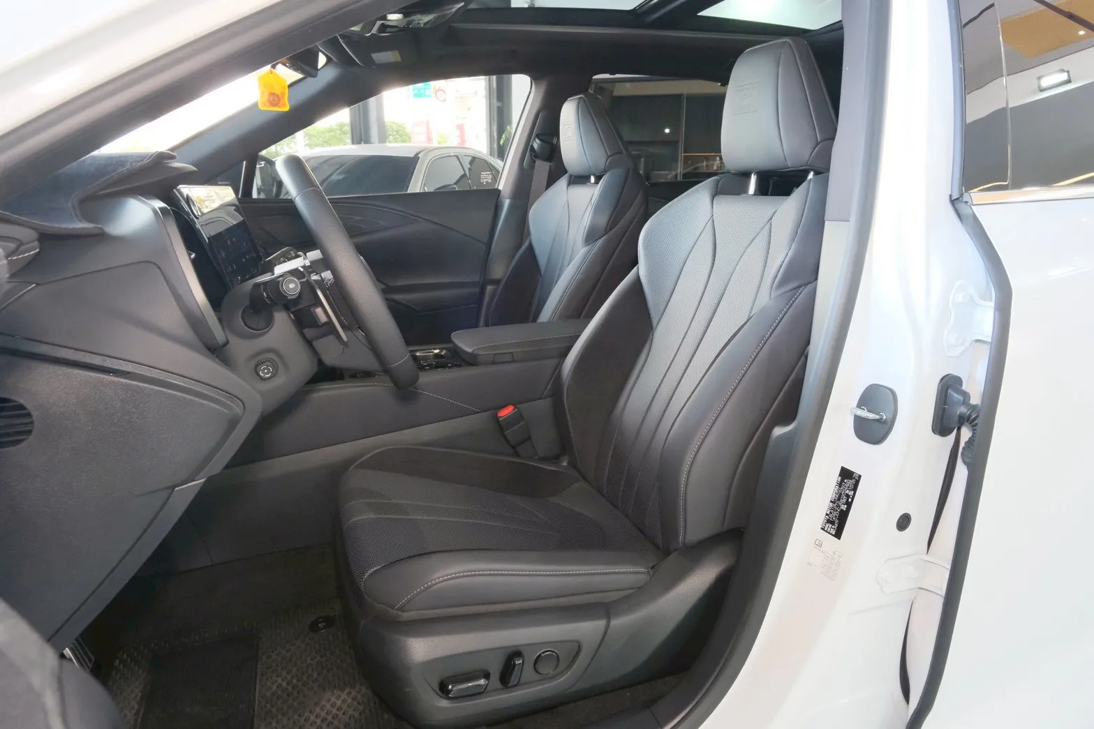 ⚪ 2025 Lexus RX 350 F Sport版 白色