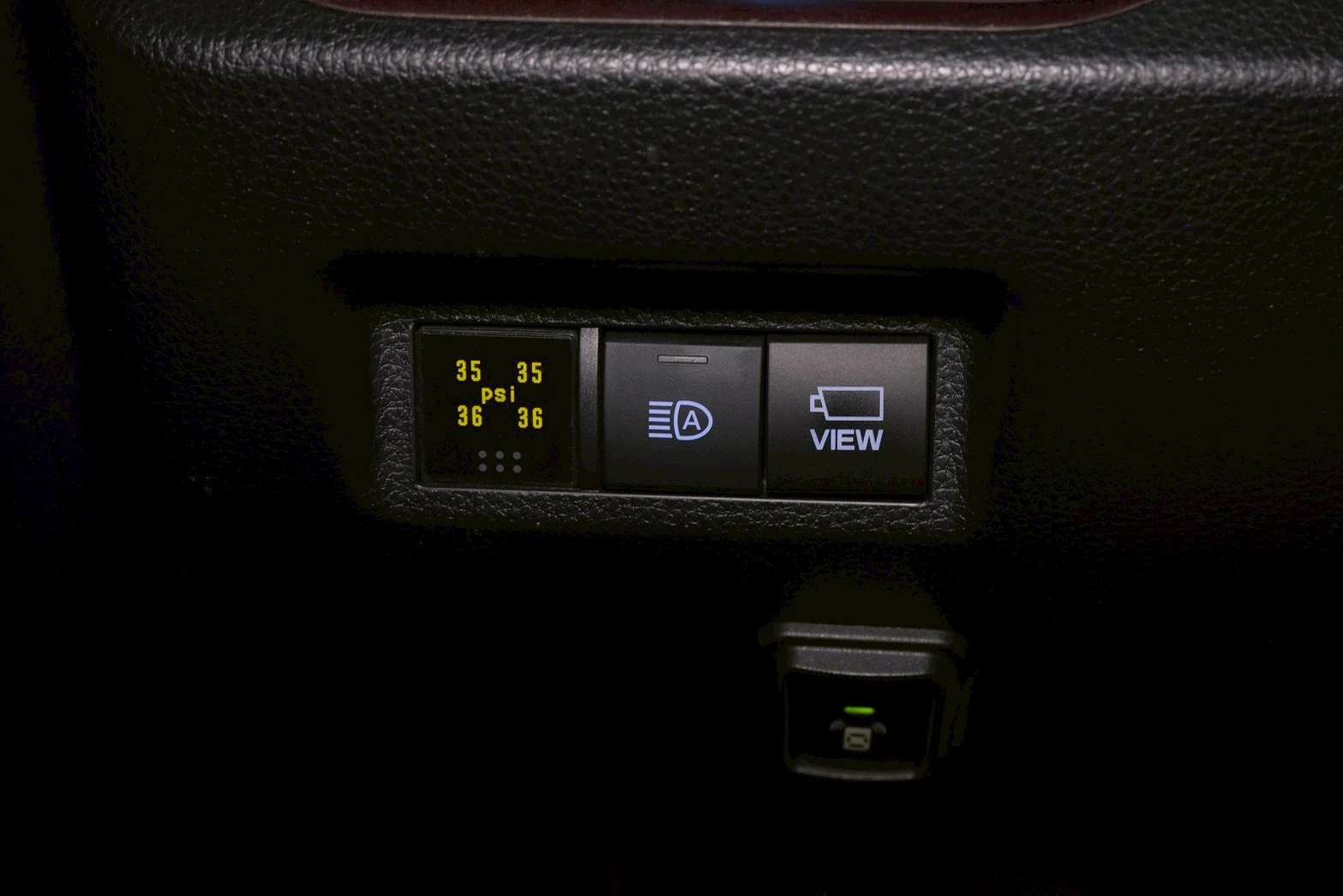 ⚪ 2019 Toyota RAV4 2.0 豪華版 白色