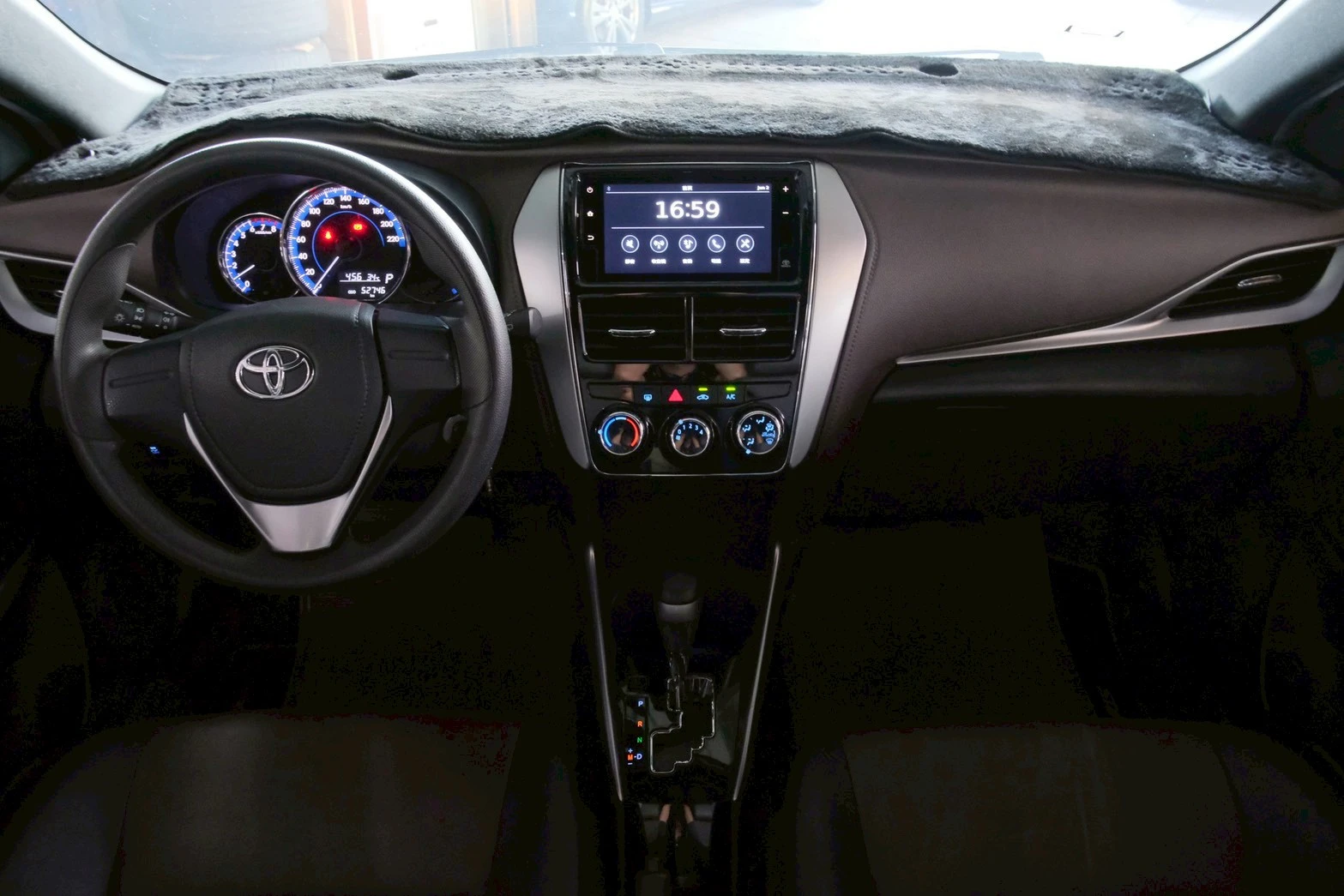 ⚪ 2019 Toyota Yaris Crossover 1.5 經典版 紅色
