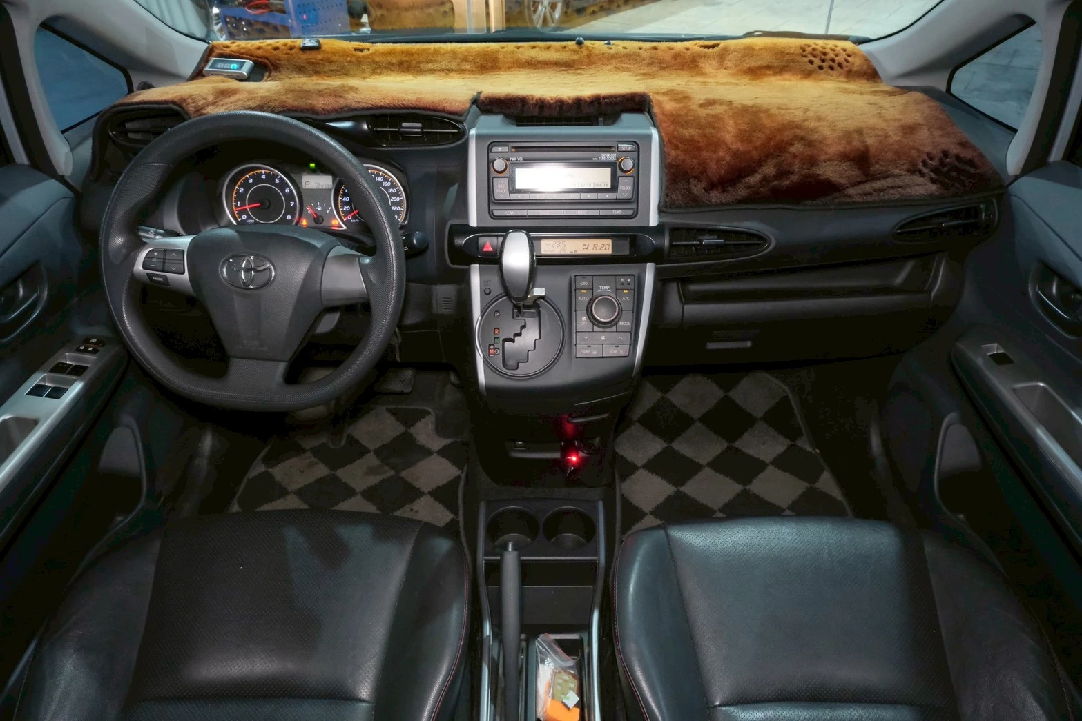 ⚪ 2013 Toyota Wish 2.0 經典版 銀色