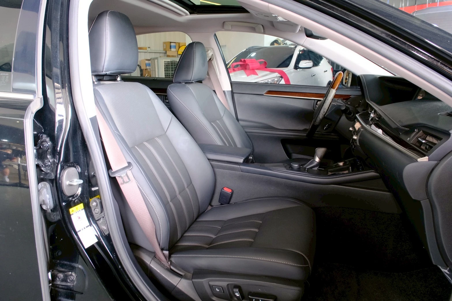 ⚪ 2016 Lexus ES200 頂級版 黑色