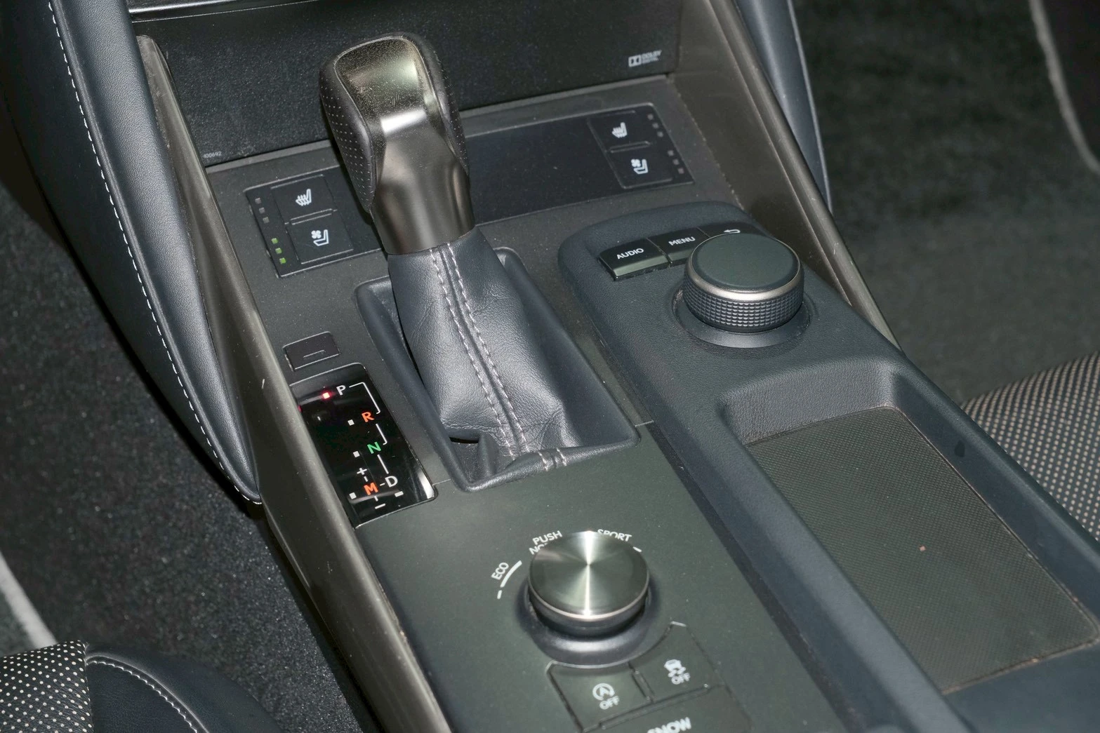 ⚪ 2016 Lexus IS 200t F Sport版 黑色