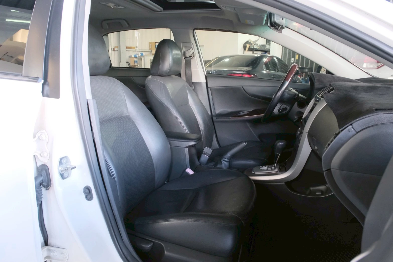 ⚪ 2012 Toyota Corolla Altis 1.8 E經典版 白色