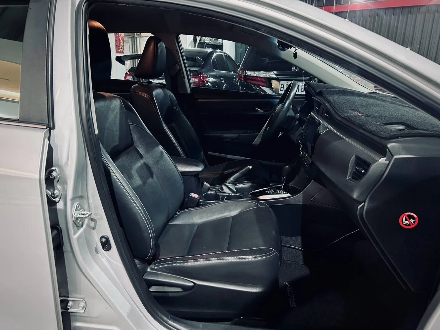 ⚪ 2014 Toyota Corolla Altis 1.8 經典版 銀色