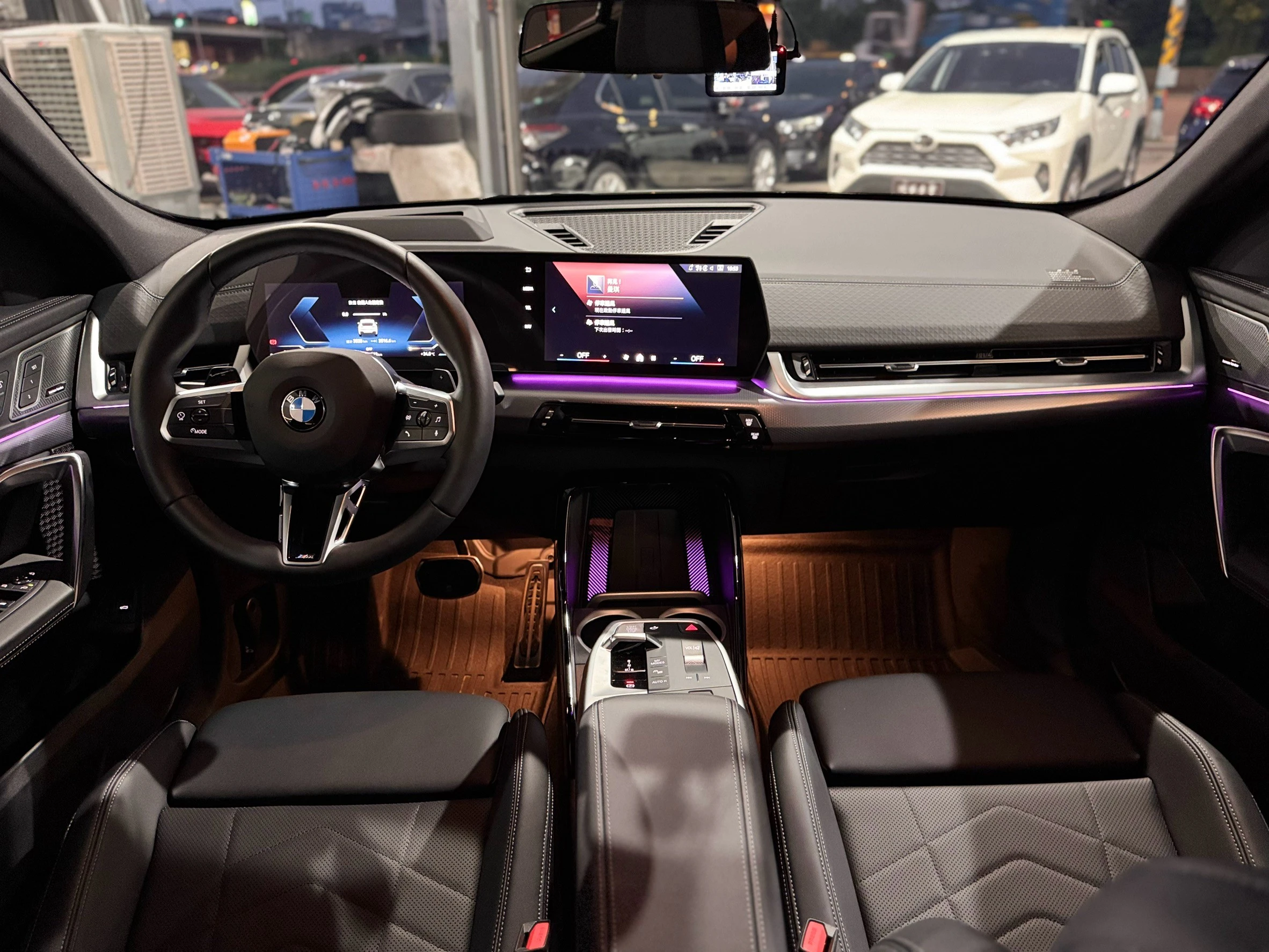 ⚪ 2025 BMW X2 sDrive20i M Sport 白色
