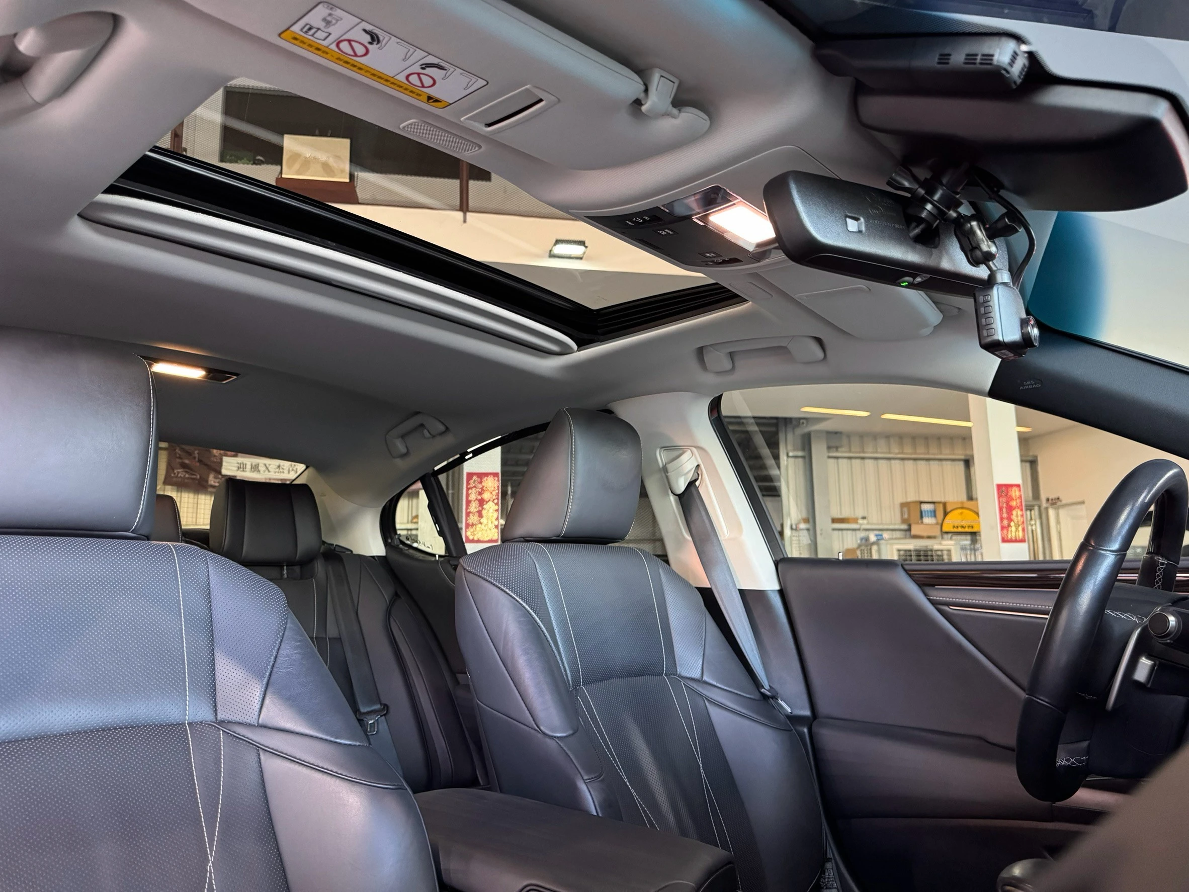 ⚪ 2020 Lexus ES300h 旗艦版 黑色