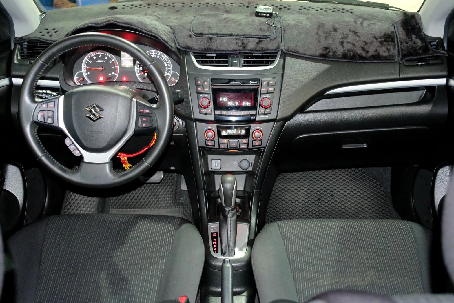 ⚪ 2016 Suzuki Swift 1.2 GLX 白色