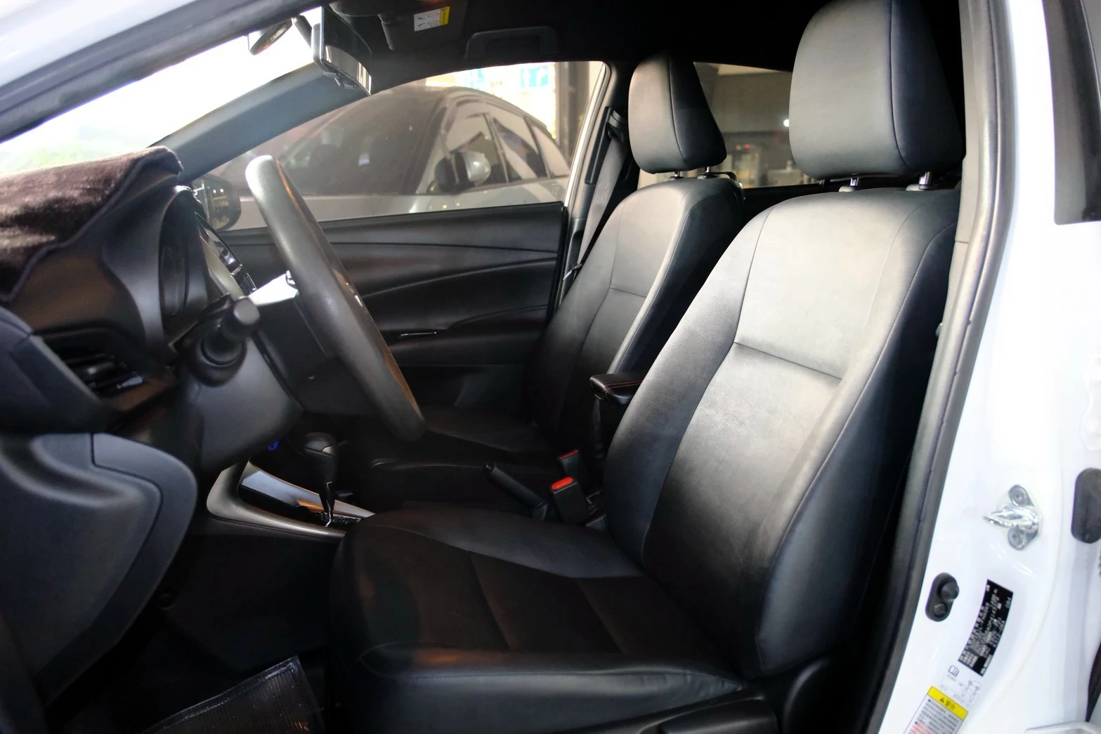 ⚪ 2023 Toyota Yaris 1.5 經典 白色