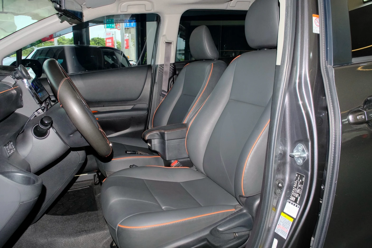 ⚪ 2020 Toyota Sienta 7人座 豪華+ 灰色
