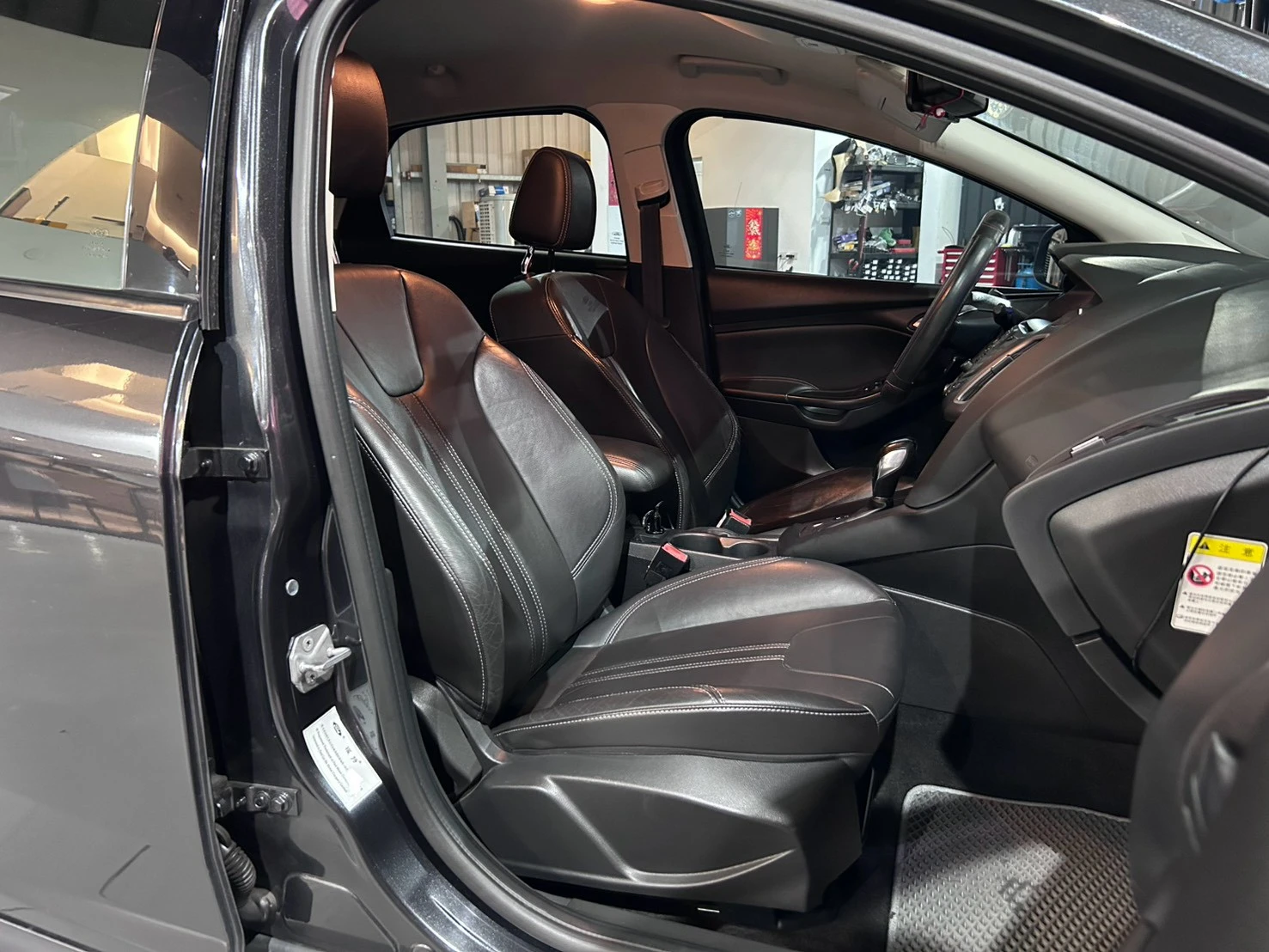⚪ 2013 Ford Focus 5D 2.0 汽油時尚經典型 黑色