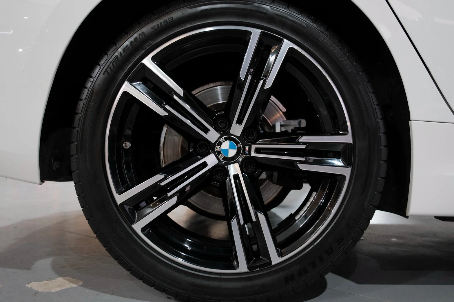 ⚪ 2022 BMW 3-Series Sedan 320i M Sport 白色
