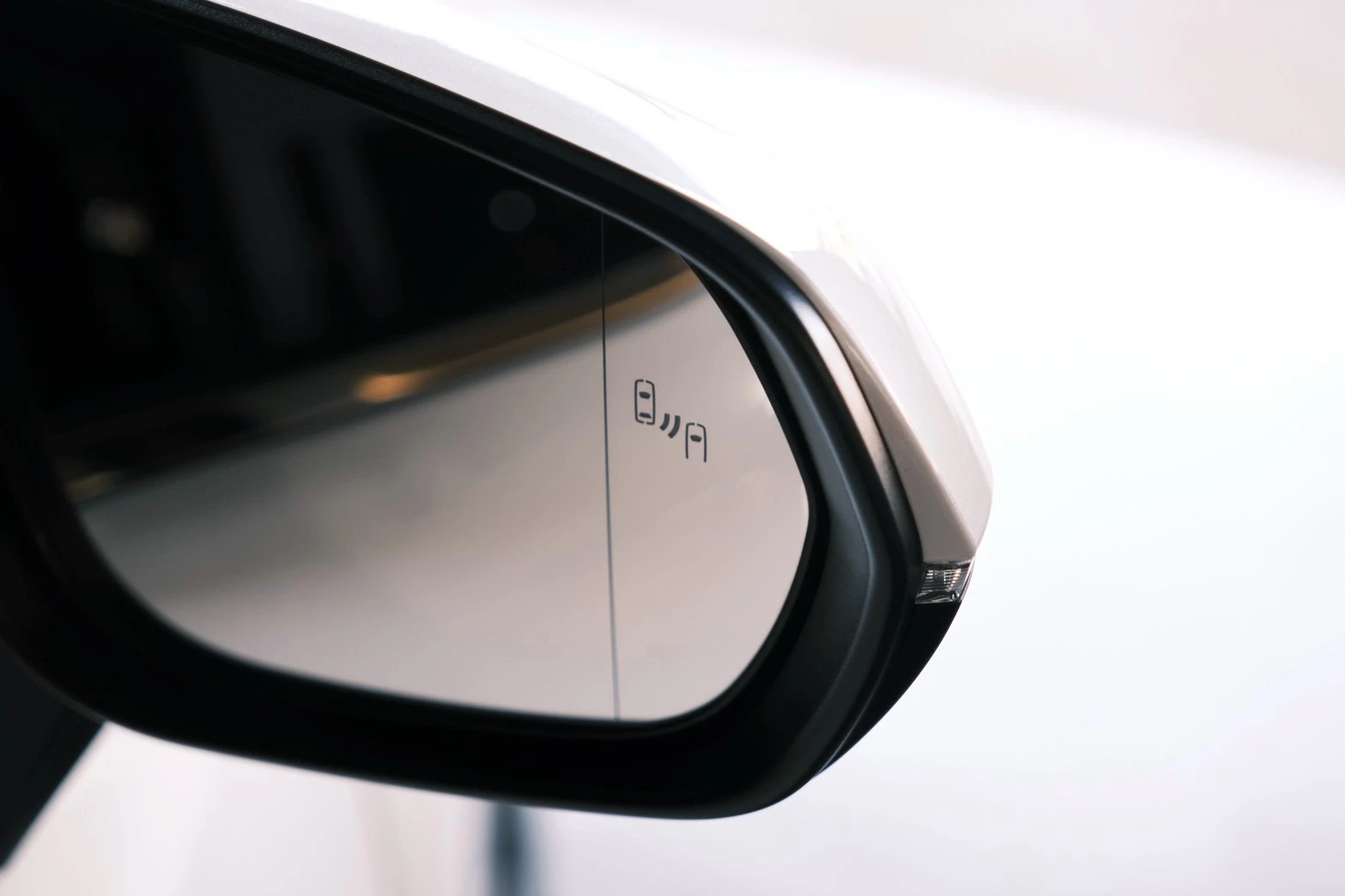 ⚪ 2023 Lexus NX200 豪華版 白色