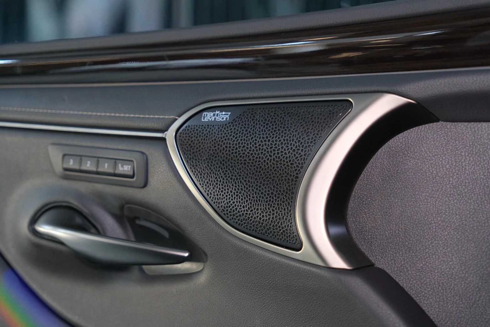 ⚪ 2021 Lexus ES 300h 旗艦版 黑色
