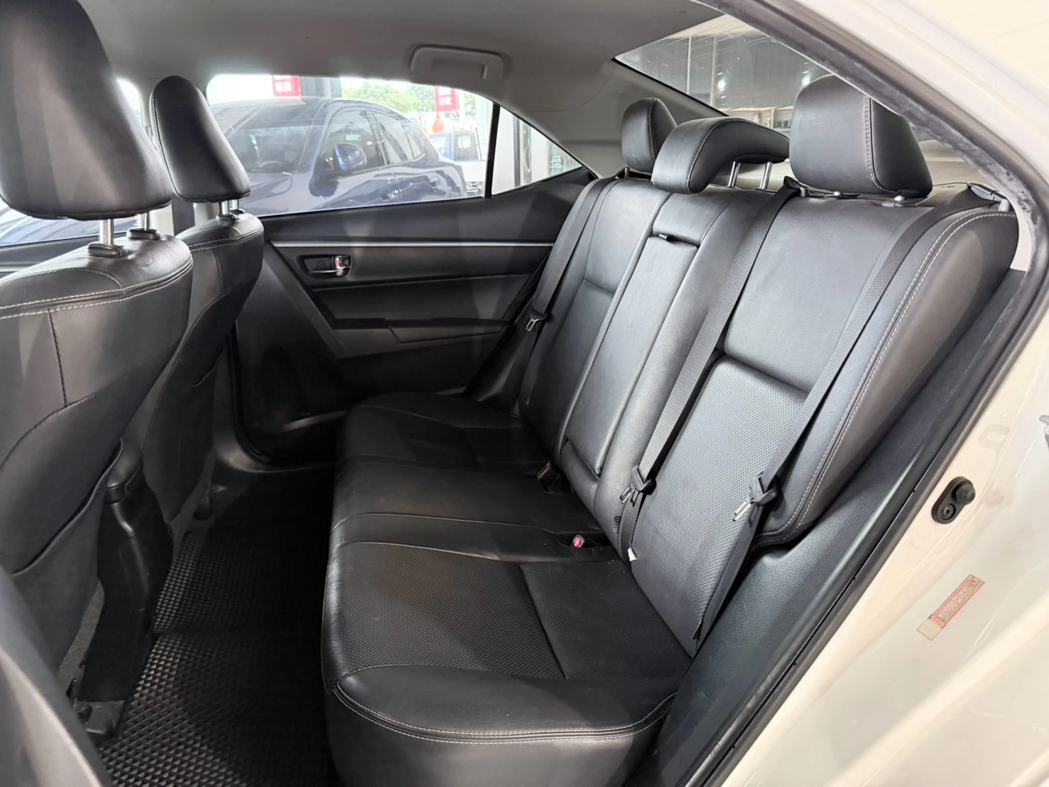 ⚪ 2017 Toyota Corolla Altis 1.8 豪華版 白色