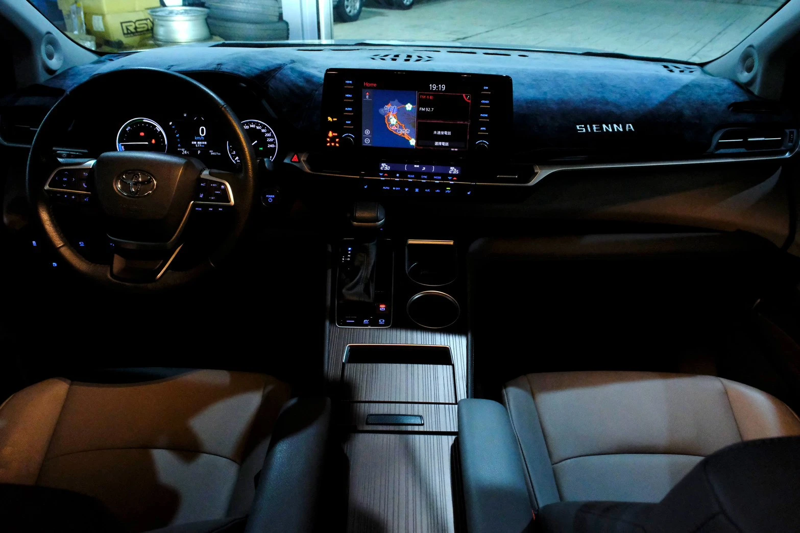 ⚪ 2022 Toyota Sienna 2.5 Hybrid 旗艦版 白色