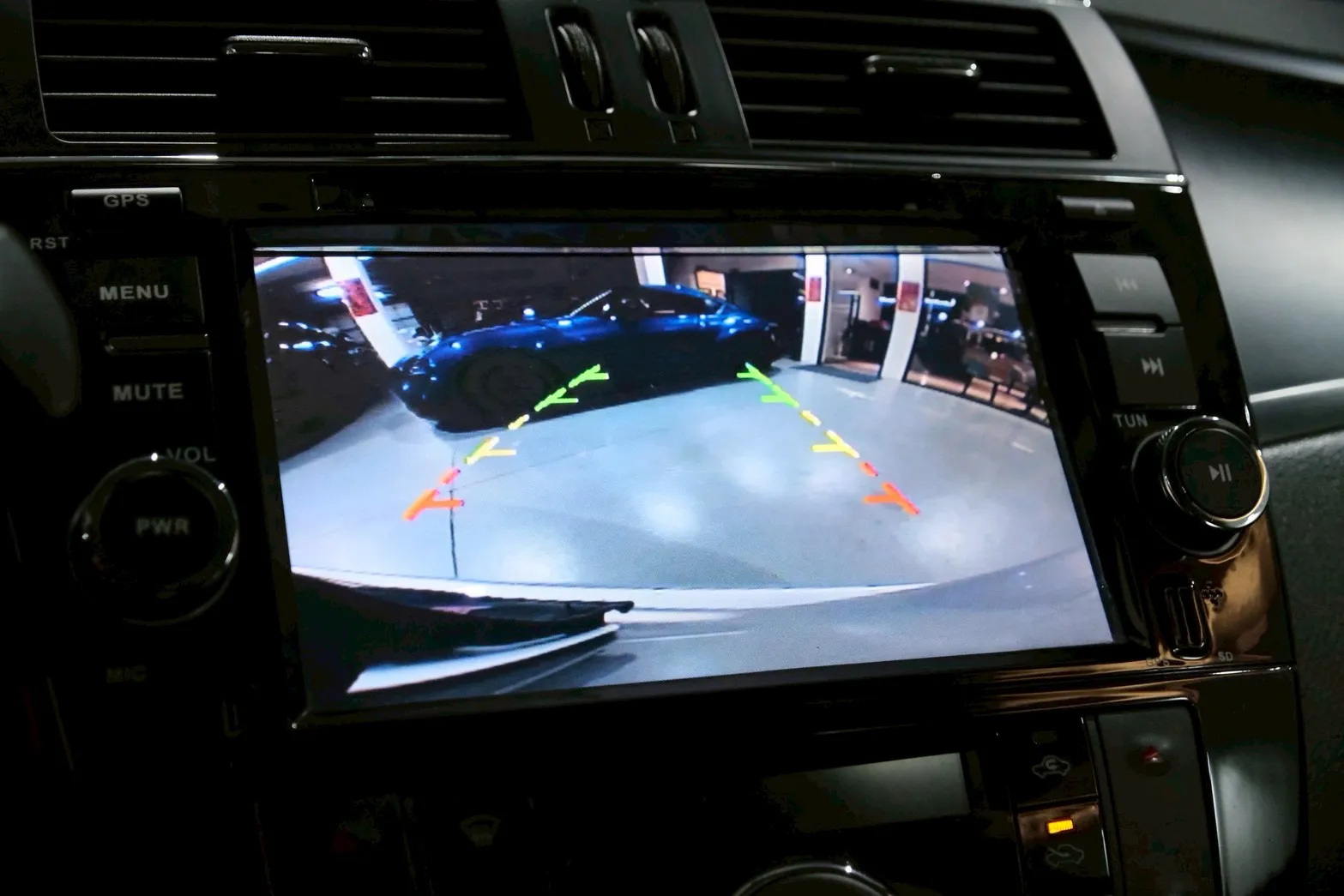 ⚪ 2016 Nissan Tiida 5D 豪華影音版 銀色