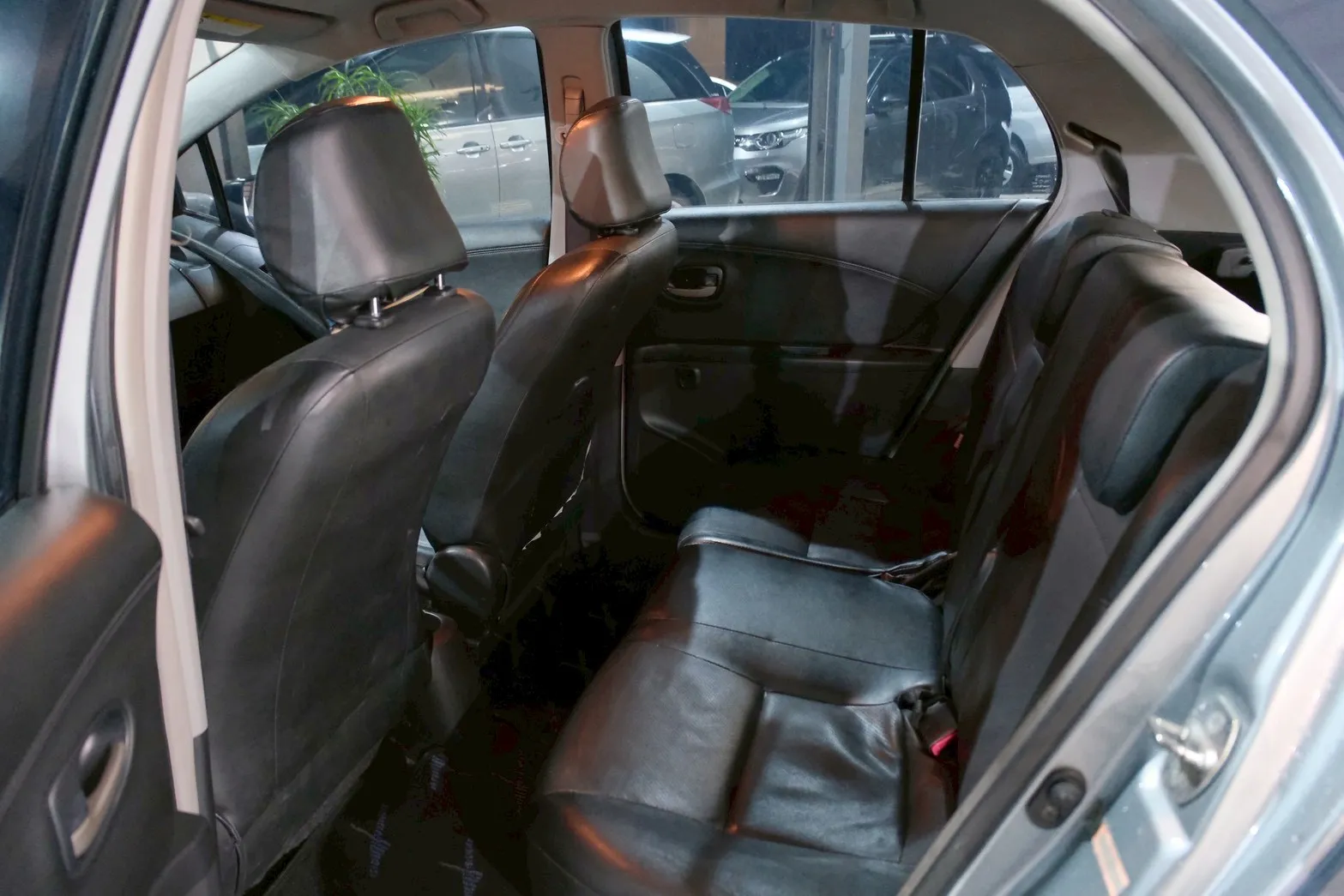 ⚪ 2011 Toyota Yaris 1.5 G 藍灰色