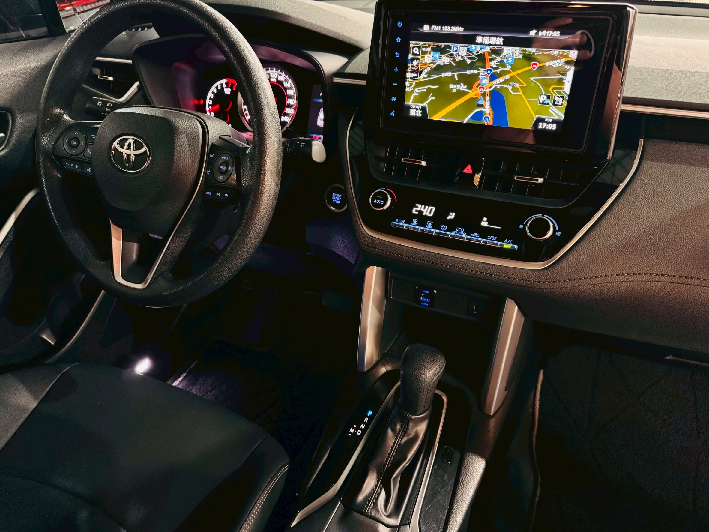 ⚪ 2021 Toyota Corolla Cross 豪華汽油版 黑色