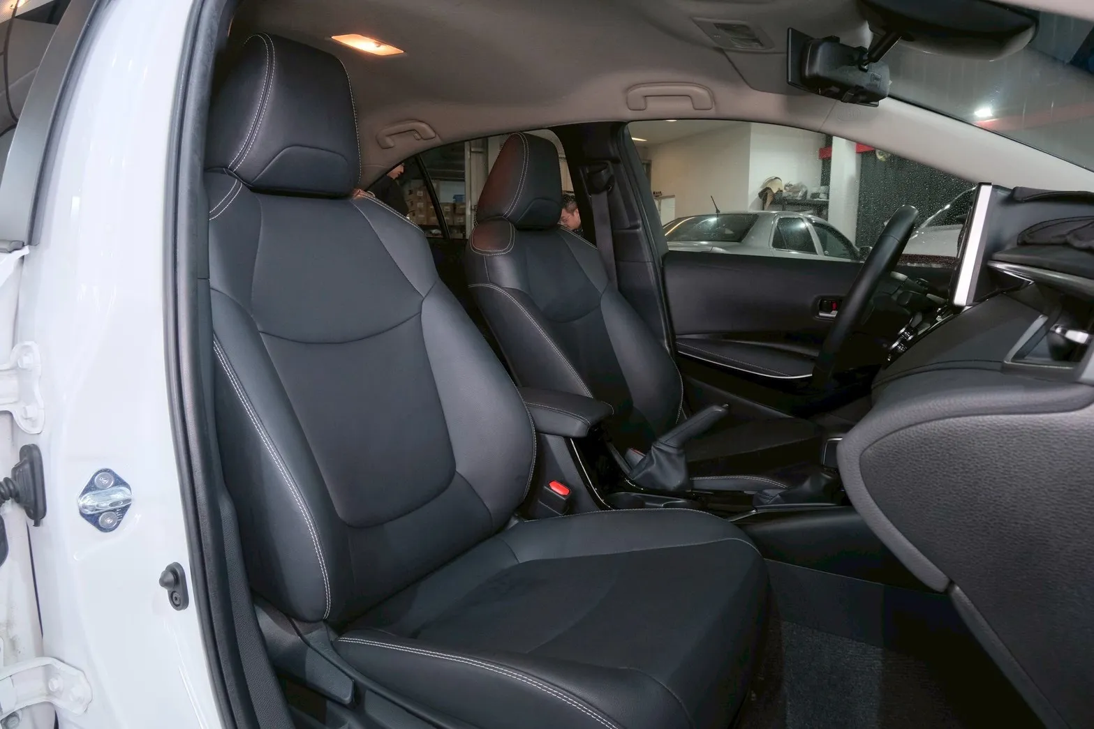⚪ 2023 Toyota Corolla Altis 1.8 HV尊爵 白色