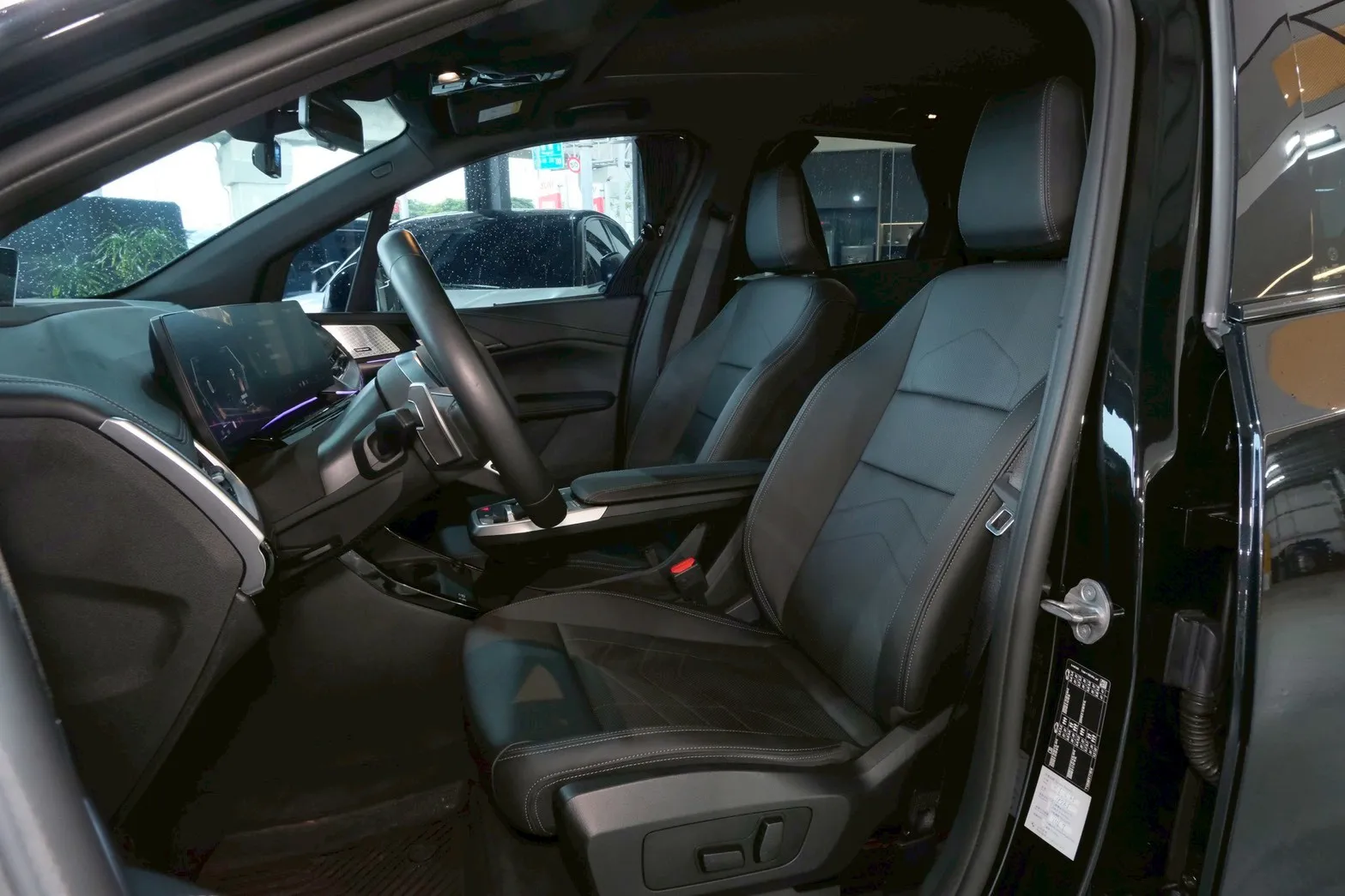 ⚪ 2024 BMW 218i Active Tourer Luxury 限量版 黑色