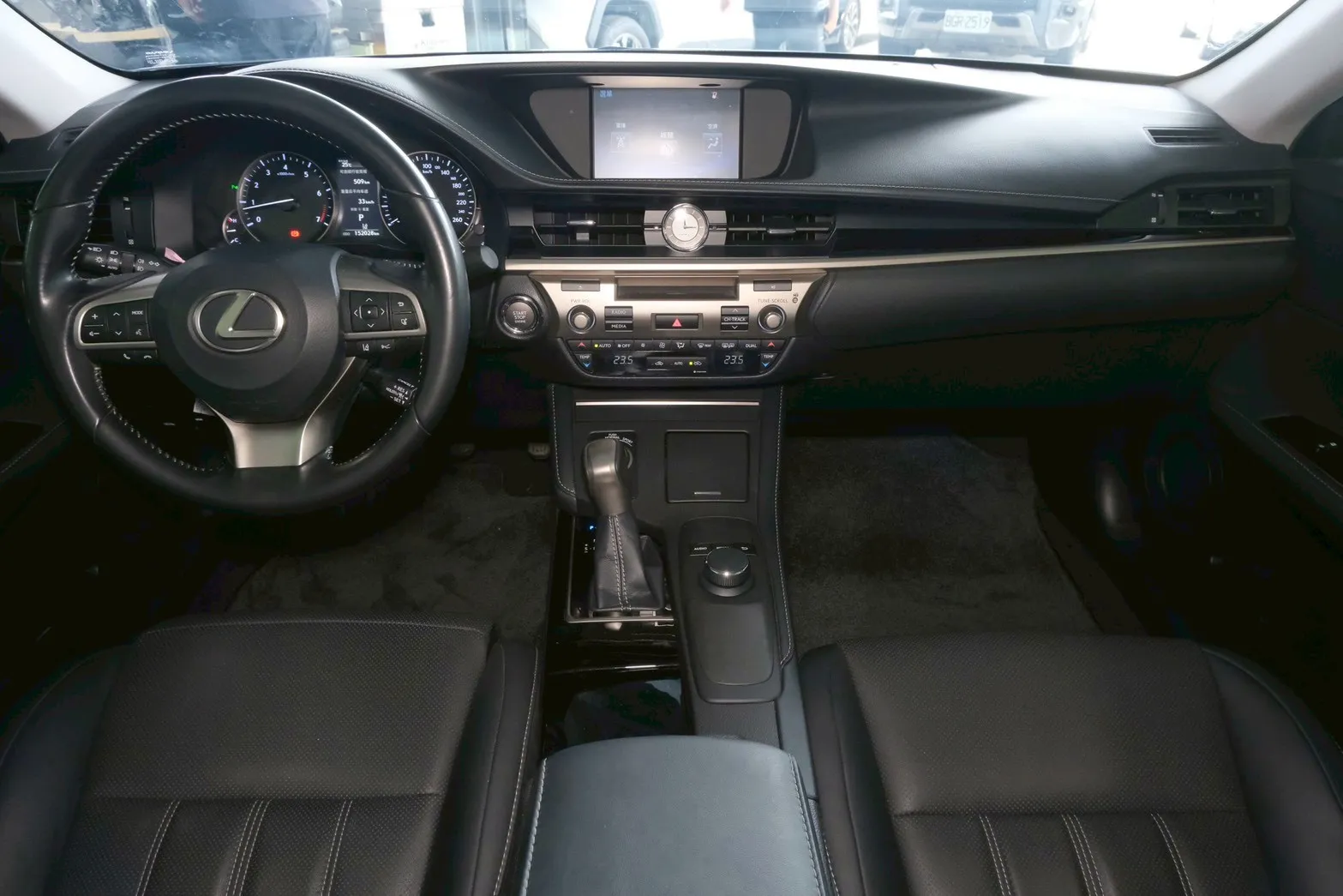 ⚪ 2016 Lexus ES200 豪華版 銀色