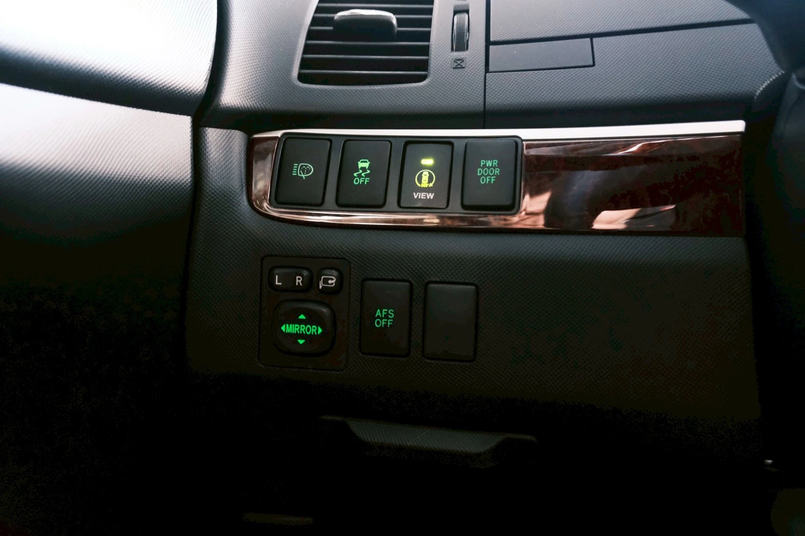 ⚪ 2019 Toyota Previa 2.4 豪華版 白色