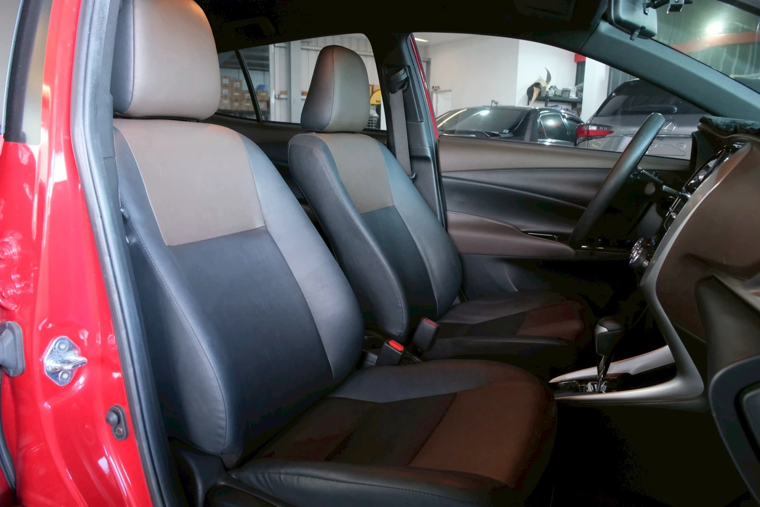 ⚪ 2019 Toyota Yaris Crossover 1.5 經典版 紅色