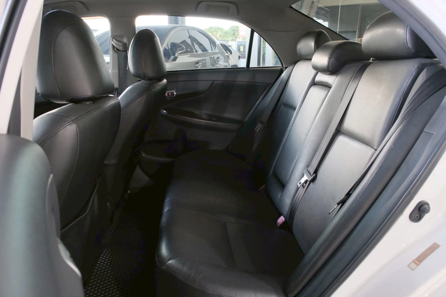 ⚪ 2012 Toyota Corolla Altis 1.8 E經典版 白色