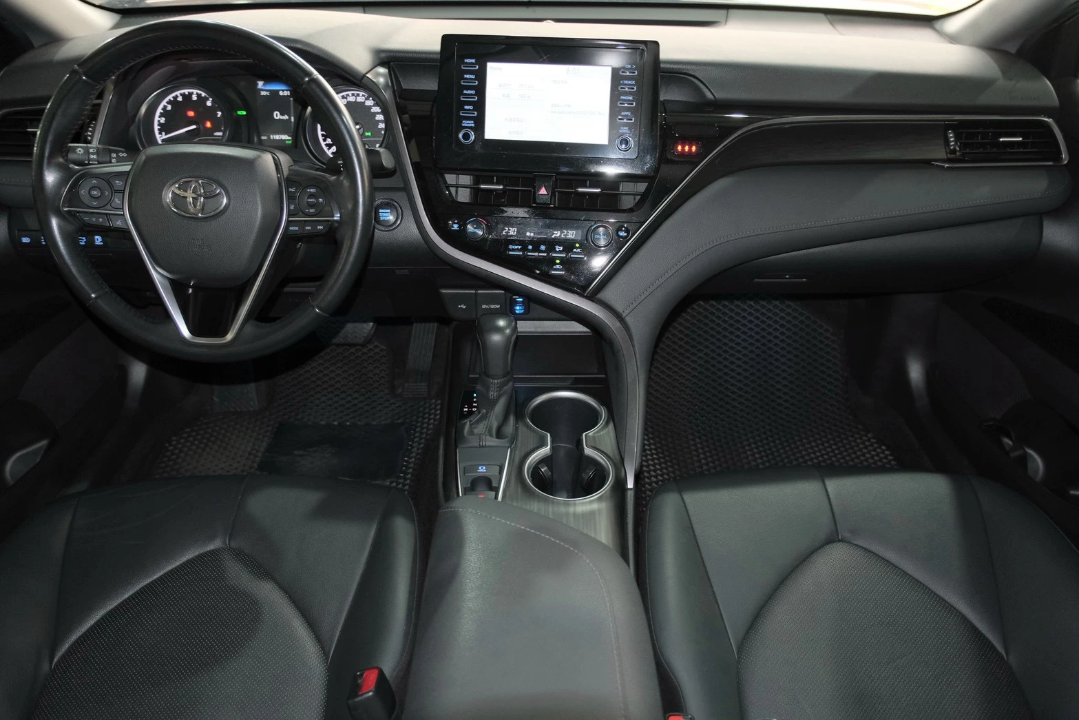 ⚪ 2021 Toyota Camry 2.0 尊爵版 黑色