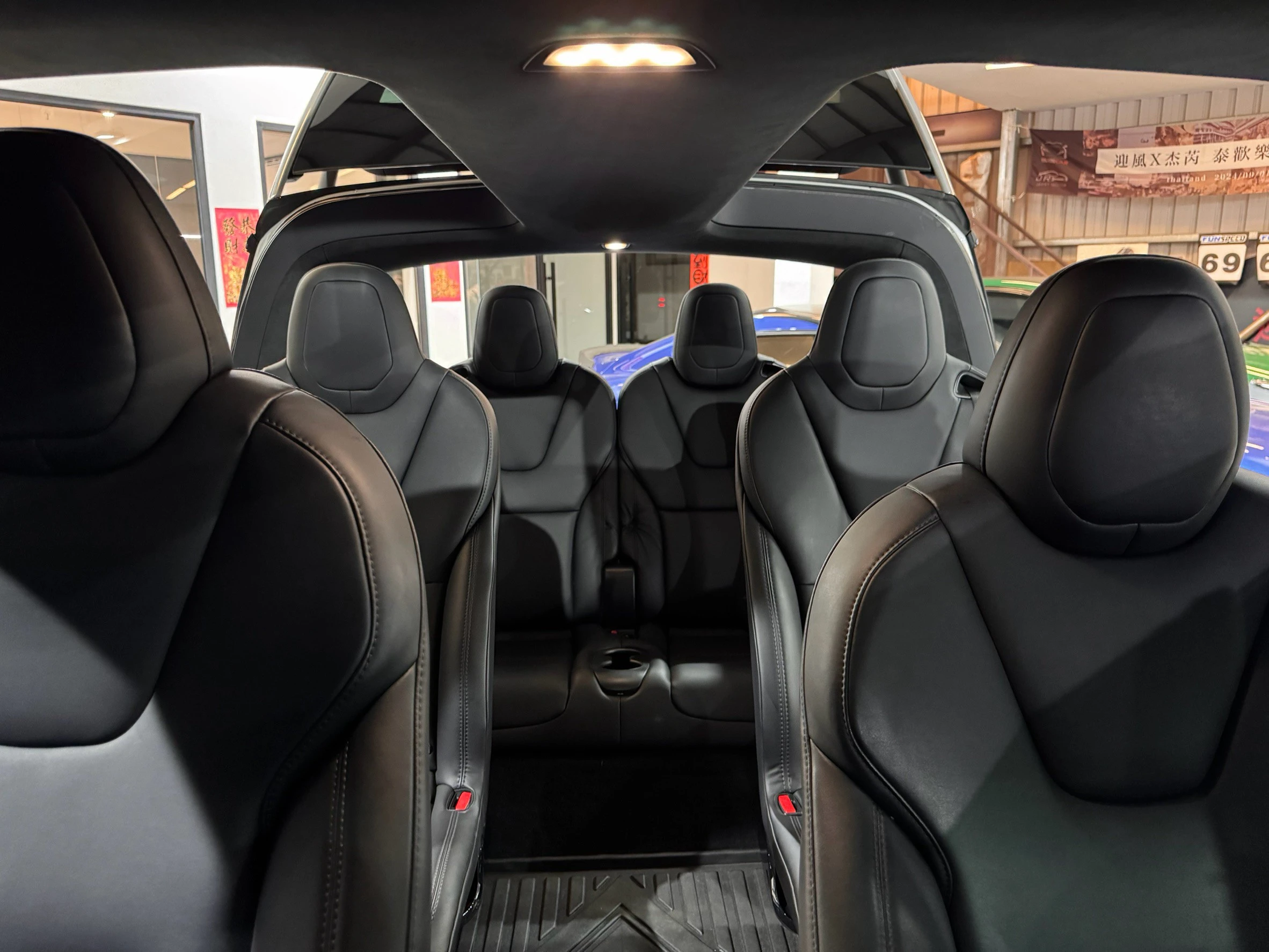 ⚪ 2020 Tesla Model X Performance 白色（水泥灰車衣）