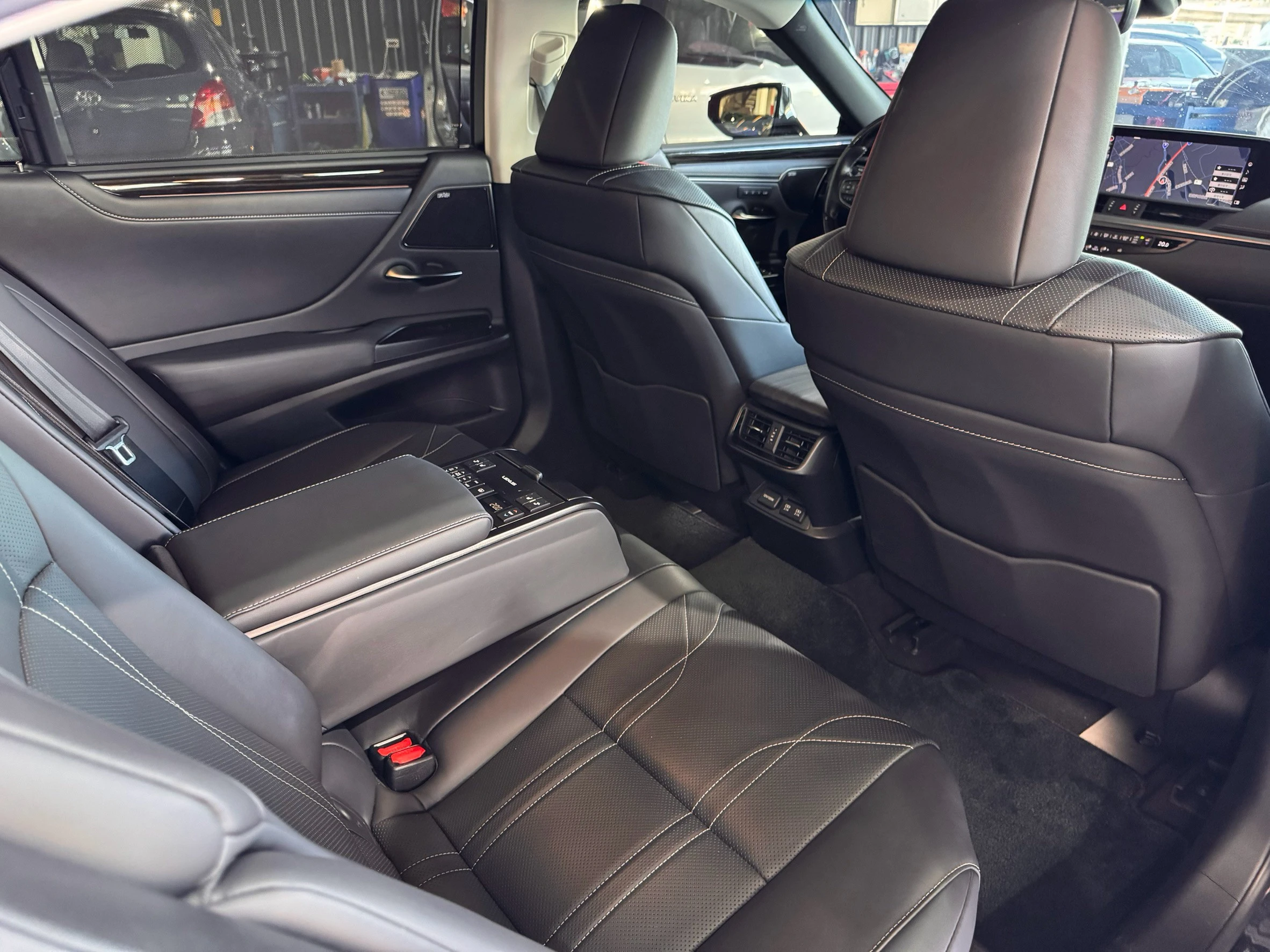⚪ 2020 Lexus ES300h 旗艦版 黑色